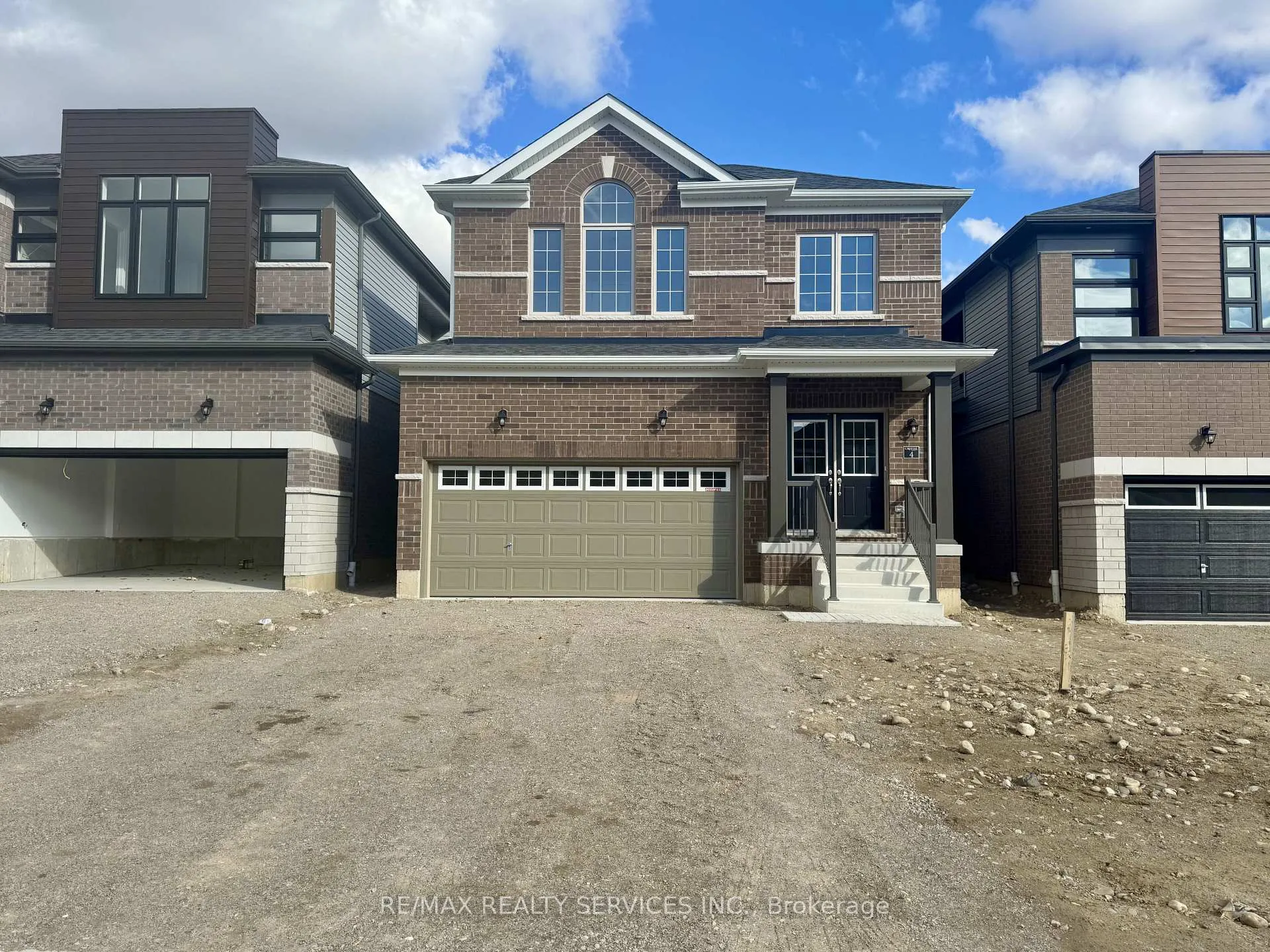 Photo 1 of 4 Gilham Way, Brant, Paris — HOMEH