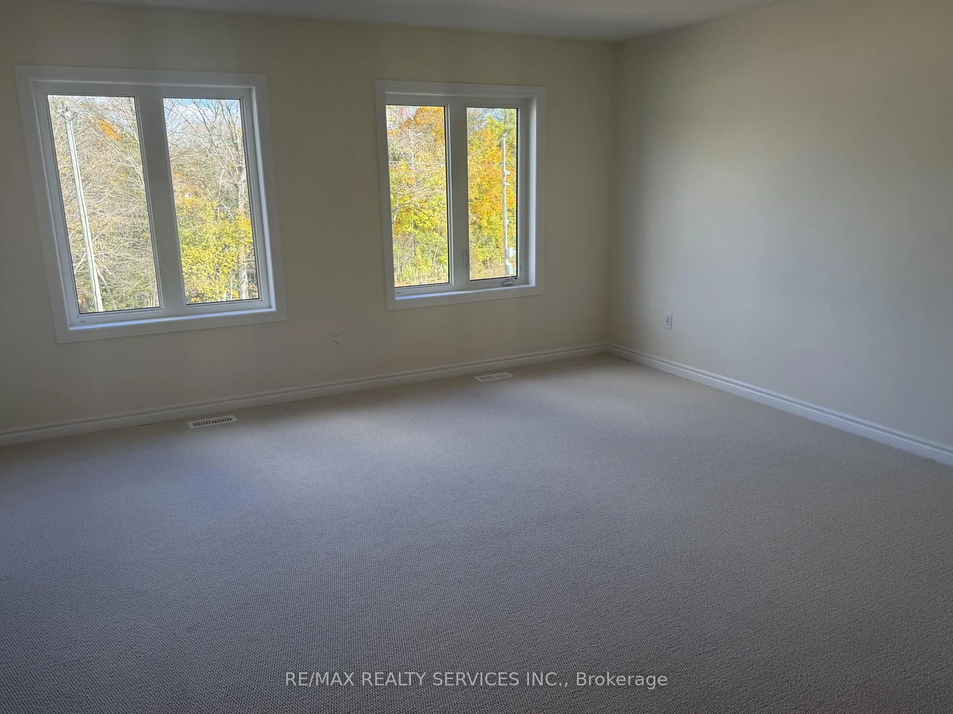 Photo 7 of 4 Gilham Way, Brant, Paris — HOMEH