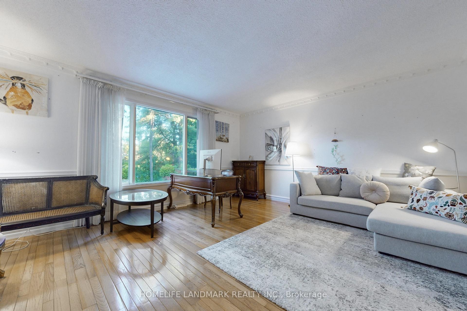 Photo 6 of 11 Marcus Court, Vaughan, Rural Vaughan — HOMEH