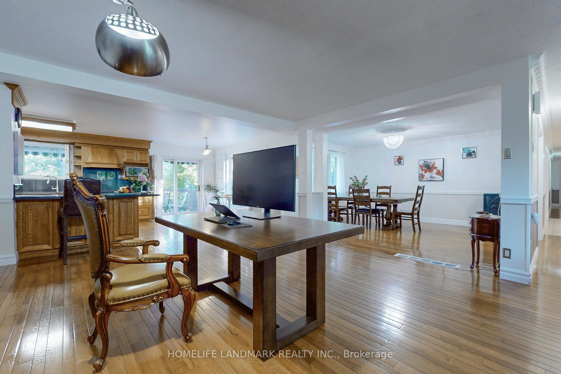 Photo 9 of 11 Marcus Court, Vaughan, Rural Vaughan — HOMEH