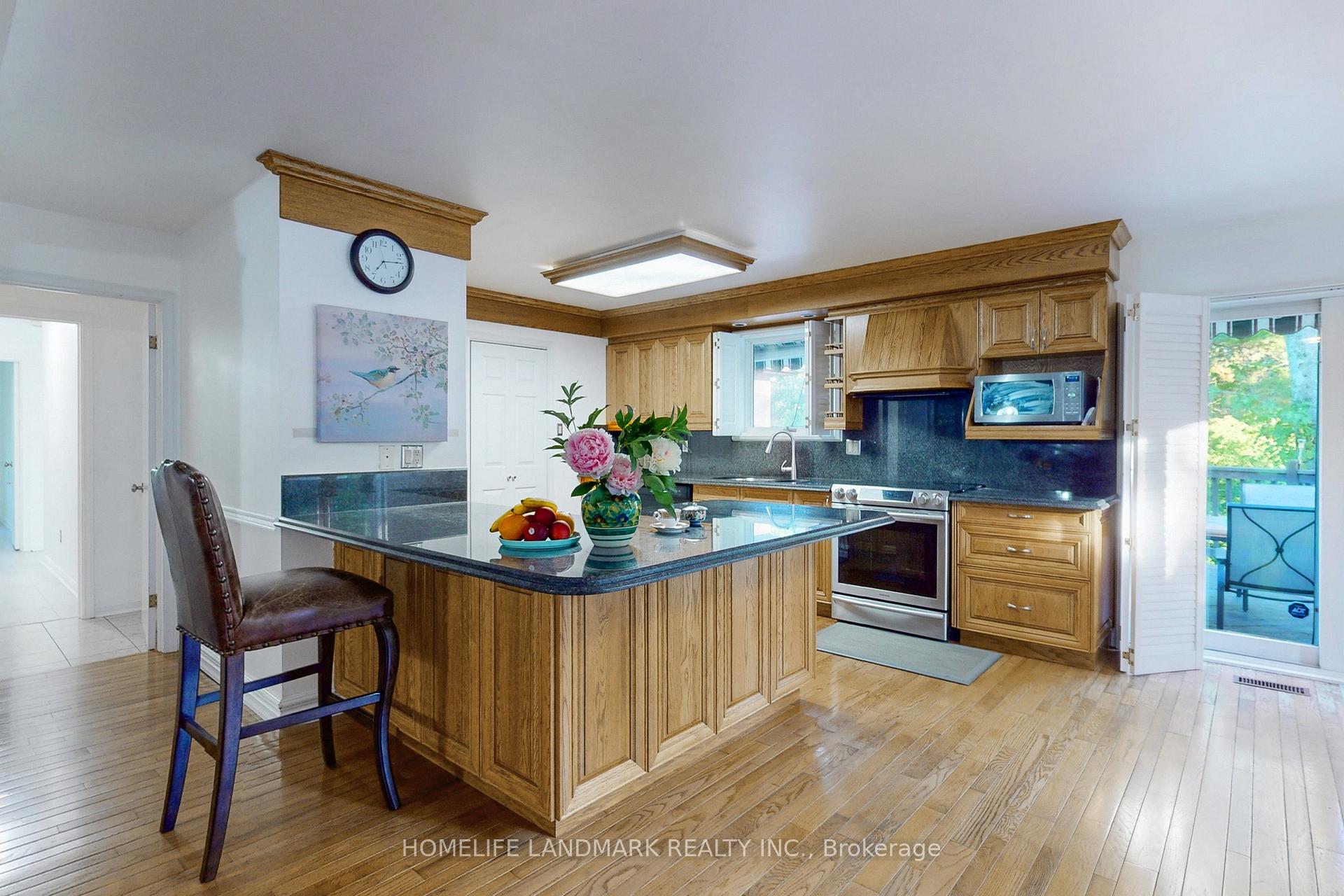 Photo 13 of 11 Marcus Court, Vaughan, Rural Vaughan — HOMEH