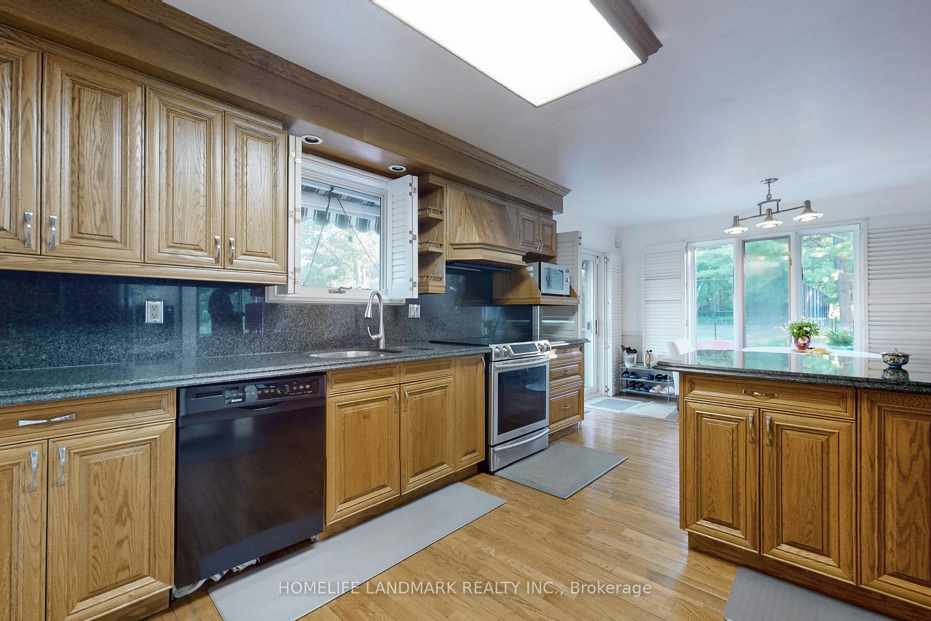Photo 14 of 11 Marcus Court, Vaughan, Rural Vaughan — HOMEH