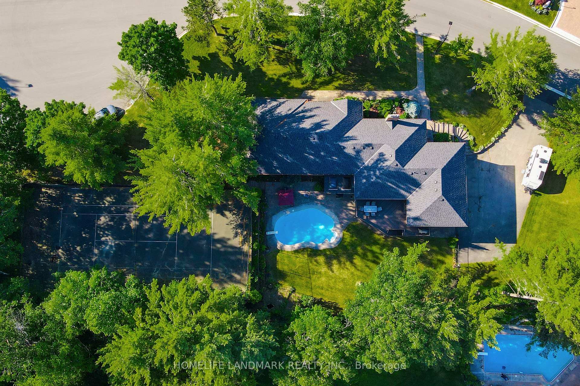 Photo 49 of 11 Marcus Court, Vaughan, Rural Vaughan — HOMEH