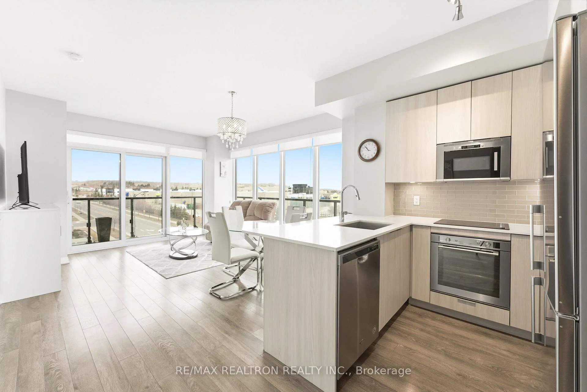Photo 1 of Unit 305, 99 Eagle Rock Way, Vaughan, Rural Vaughan — HOMEH