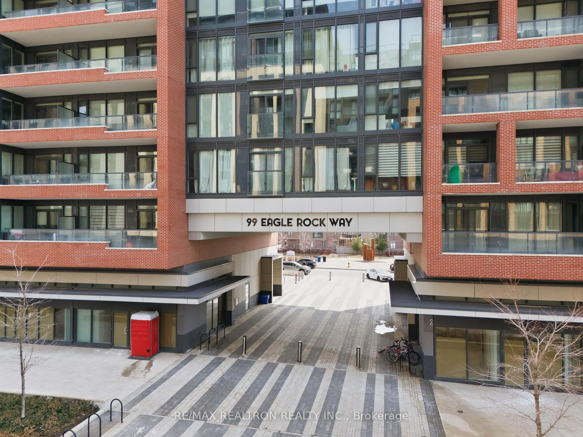 Photo 3 of Unit 305, 99 Eagle Rock Way, Vaughan, Rural Vaughan — HOMEH