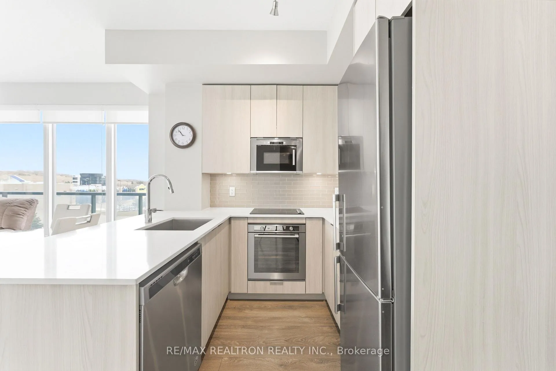 Photo 7 of Unit 305, 99 Eagle Rock Way, Vaughan, Rural Vaughan — HOMEH