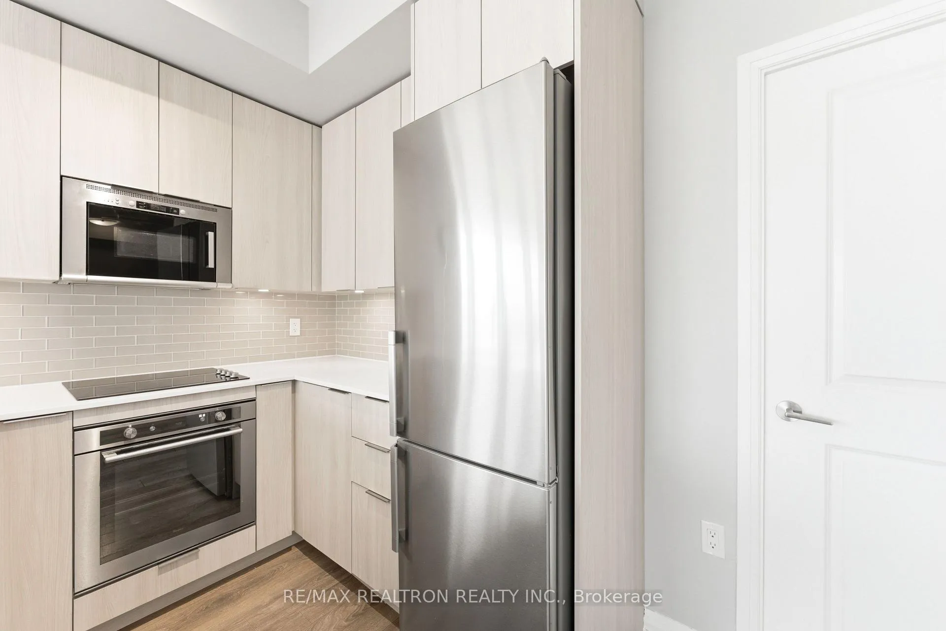 Photo 10 of Unit 305, 99 Eagle Rock Way, Vaughan, Rural Vaughan — HOMEH