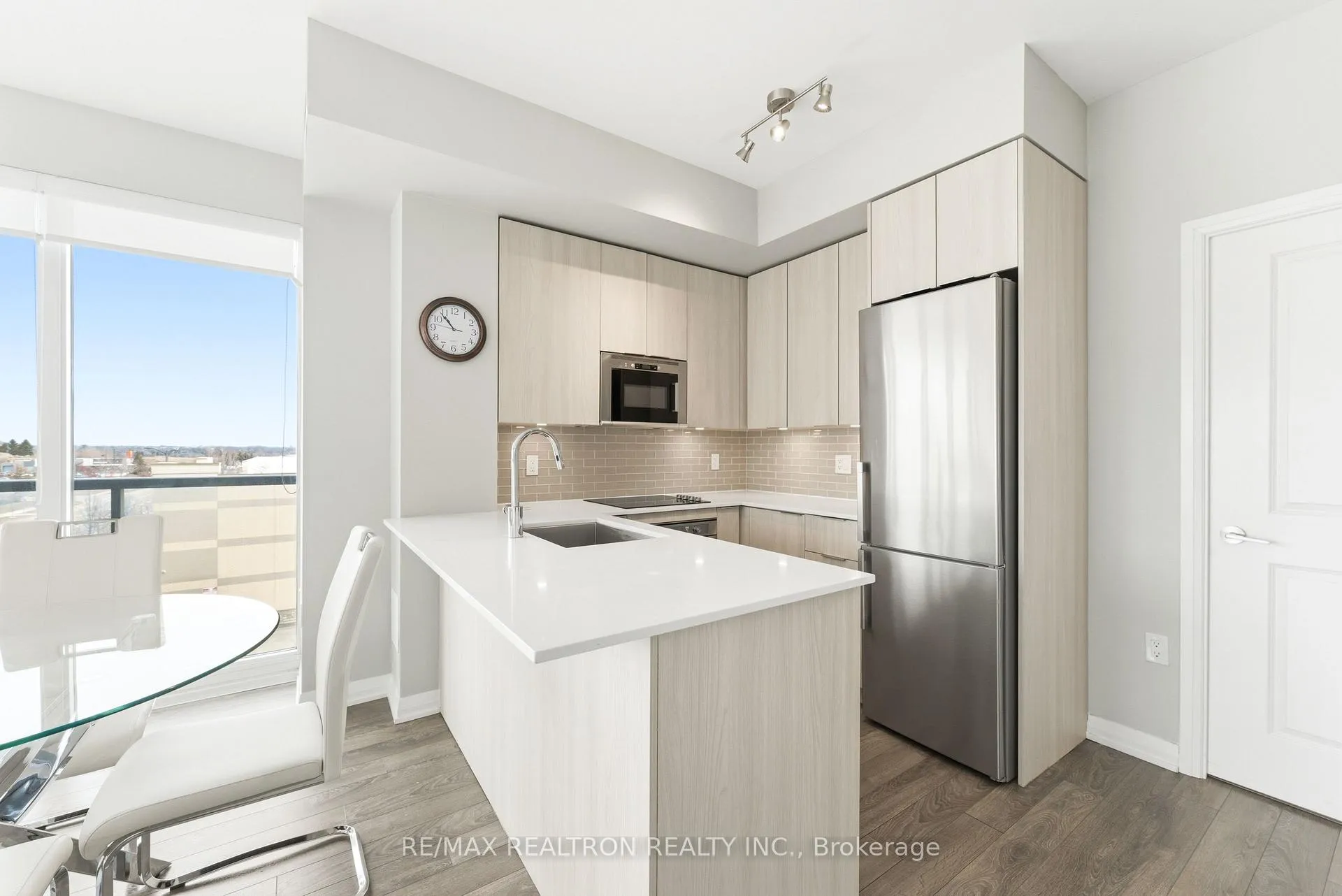 Photo 11 of Unit 305, 99 Eagle Rock Way, Vaughan, Rural Vaughan — HOMEH