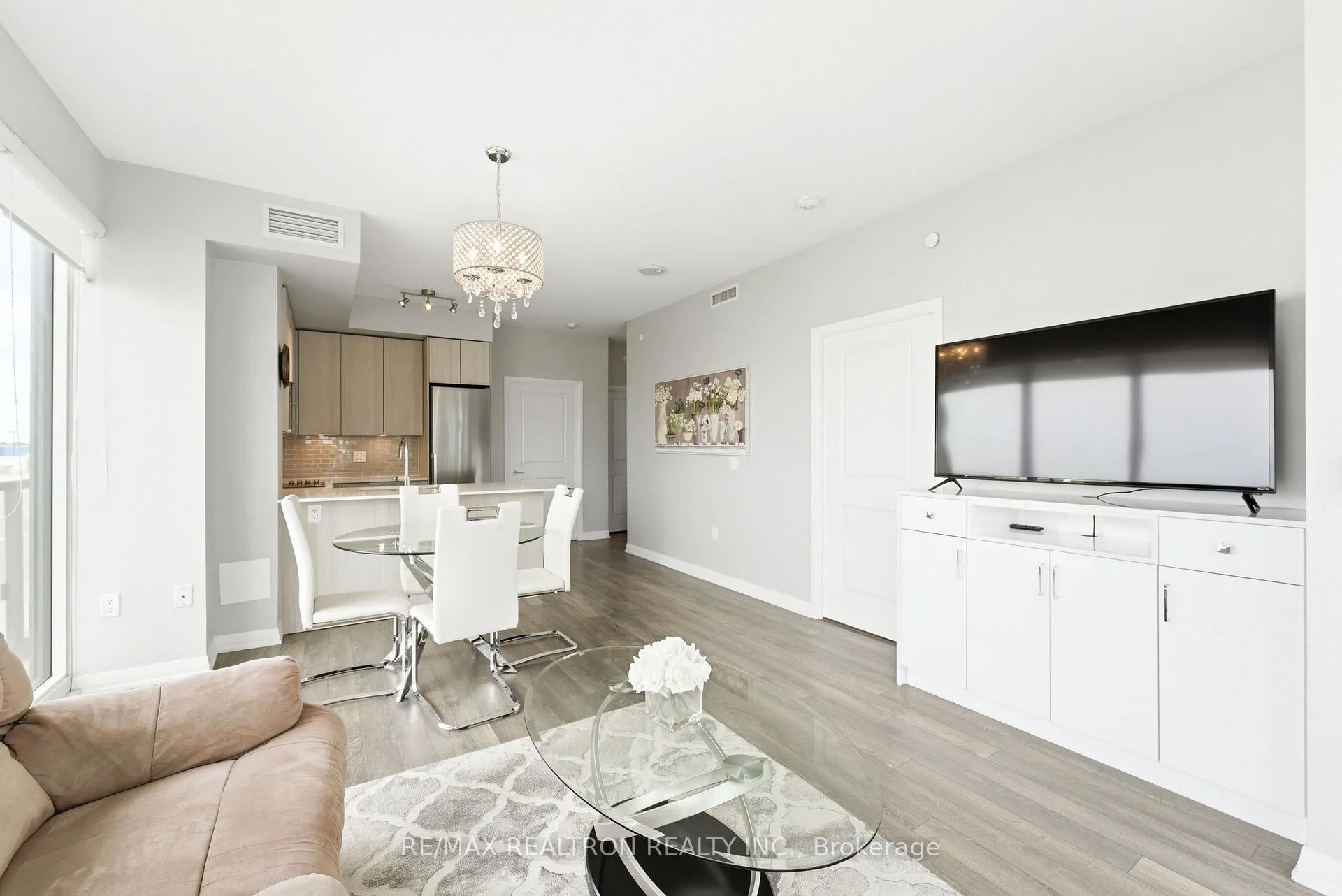 Photo 16 of Unit 305, 99 Eagle Rock Way, Vaughan, Rural Vaughan — HOMEH