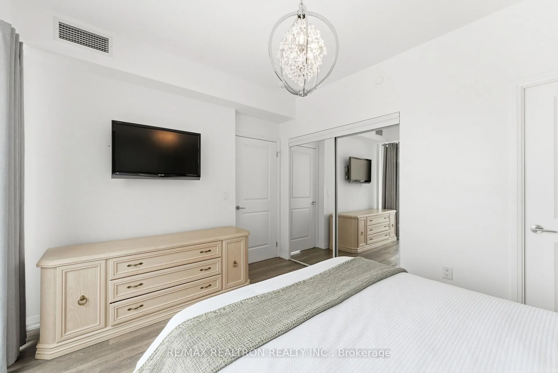 Photo 19 of Unit 305, 99 Eagle Rock Way, Vaughan, Rural Vaughan — HOMEH