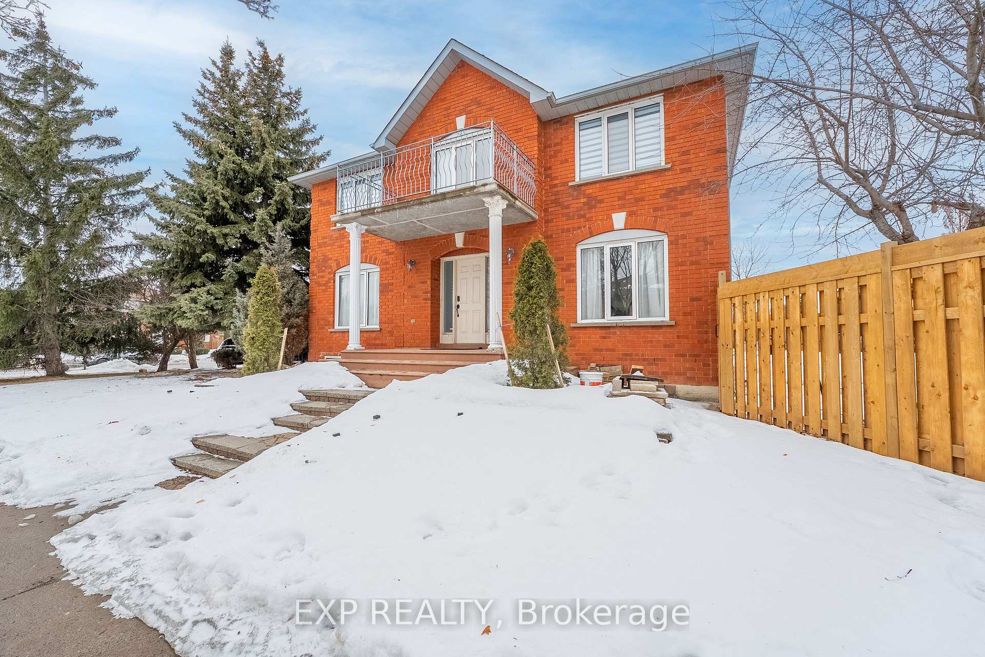 Photo 1 of 168 Chancellor Drive, Vaughan, East Woodbridge — HOMEH