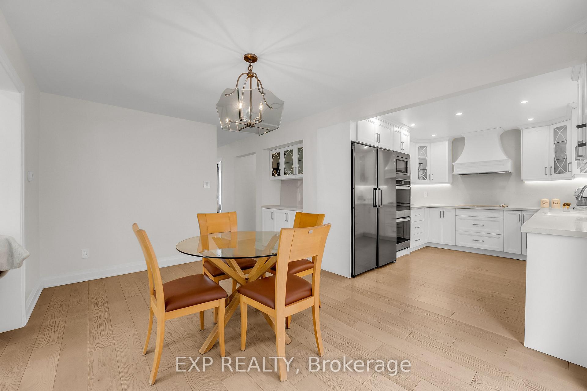 Photo 9 of 168 Chancellor Drive, Vaughan, East Woodbridge — HOMEH