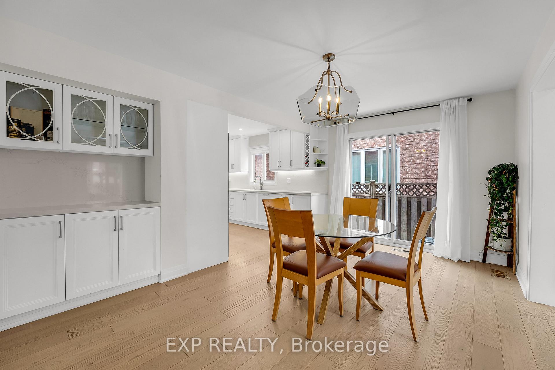 Photo 10 of 168 Chancellor Drive, Vaughan, East Woodbridge — HOMEH