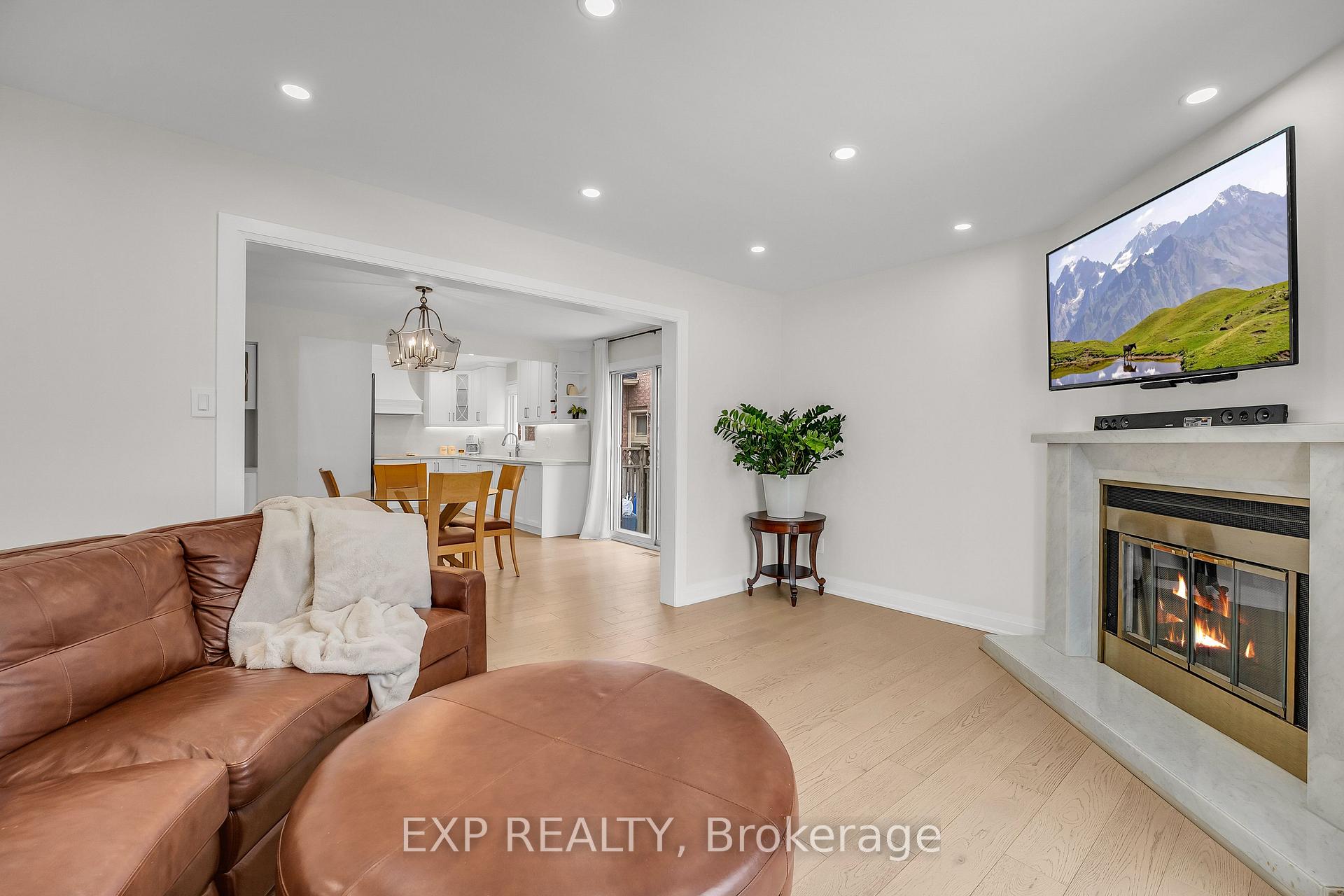 Photo 13 of 168 Chancellor Drive, Vaughan, East Woodbridge — HOMEH