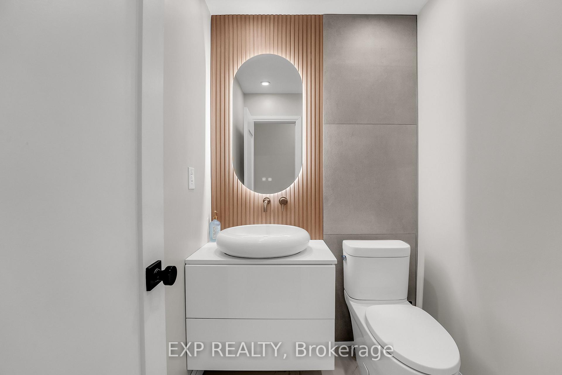 Photo 17 of 168 Chancellor Drive, Vaughan, East Woodbridge — HOMEH