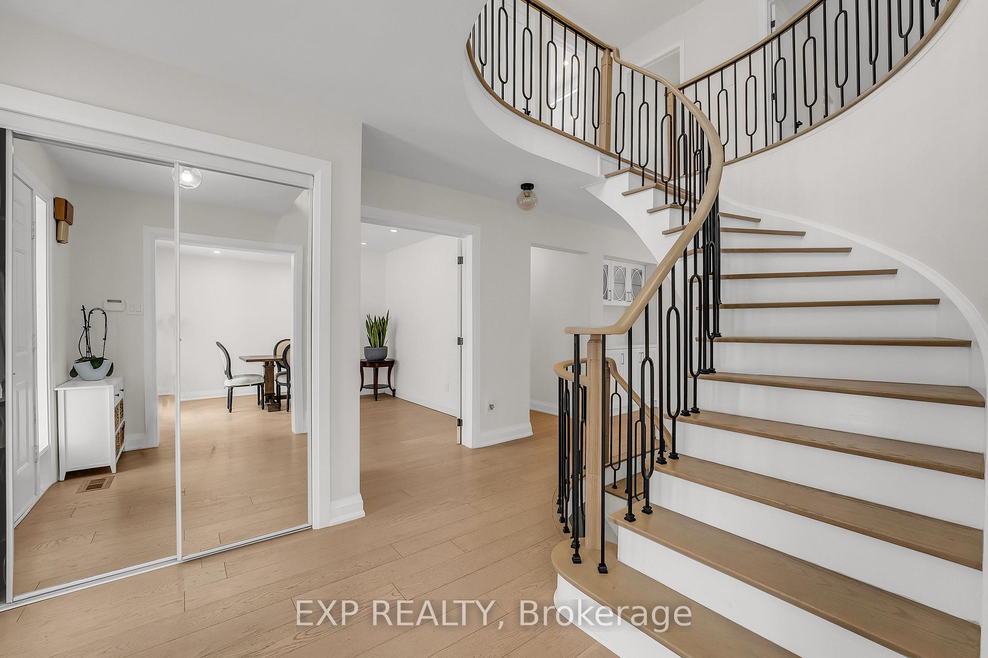 Photo 18 of 168 Chancellor Drive, Vaughan, East Woodbridge — HOMEH