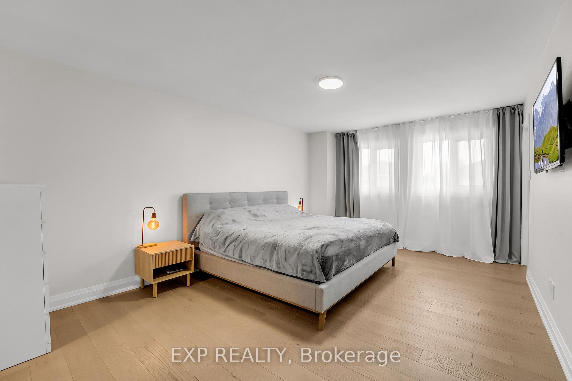 Photo 23 of 168 Chancellor Drive, Vaughan, East Woodbridge — HOMEH