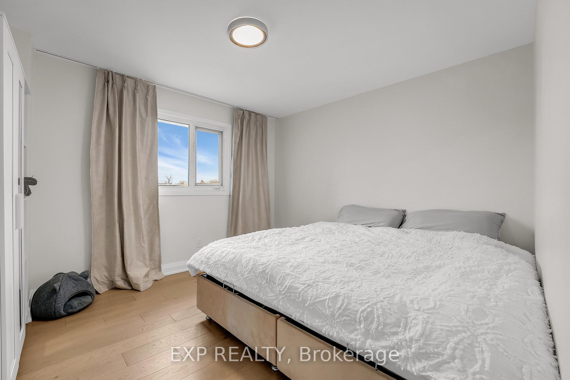 Photo 25 of 168 Chancellor Drive, Vaughan, East Woodbridge — HOMEH