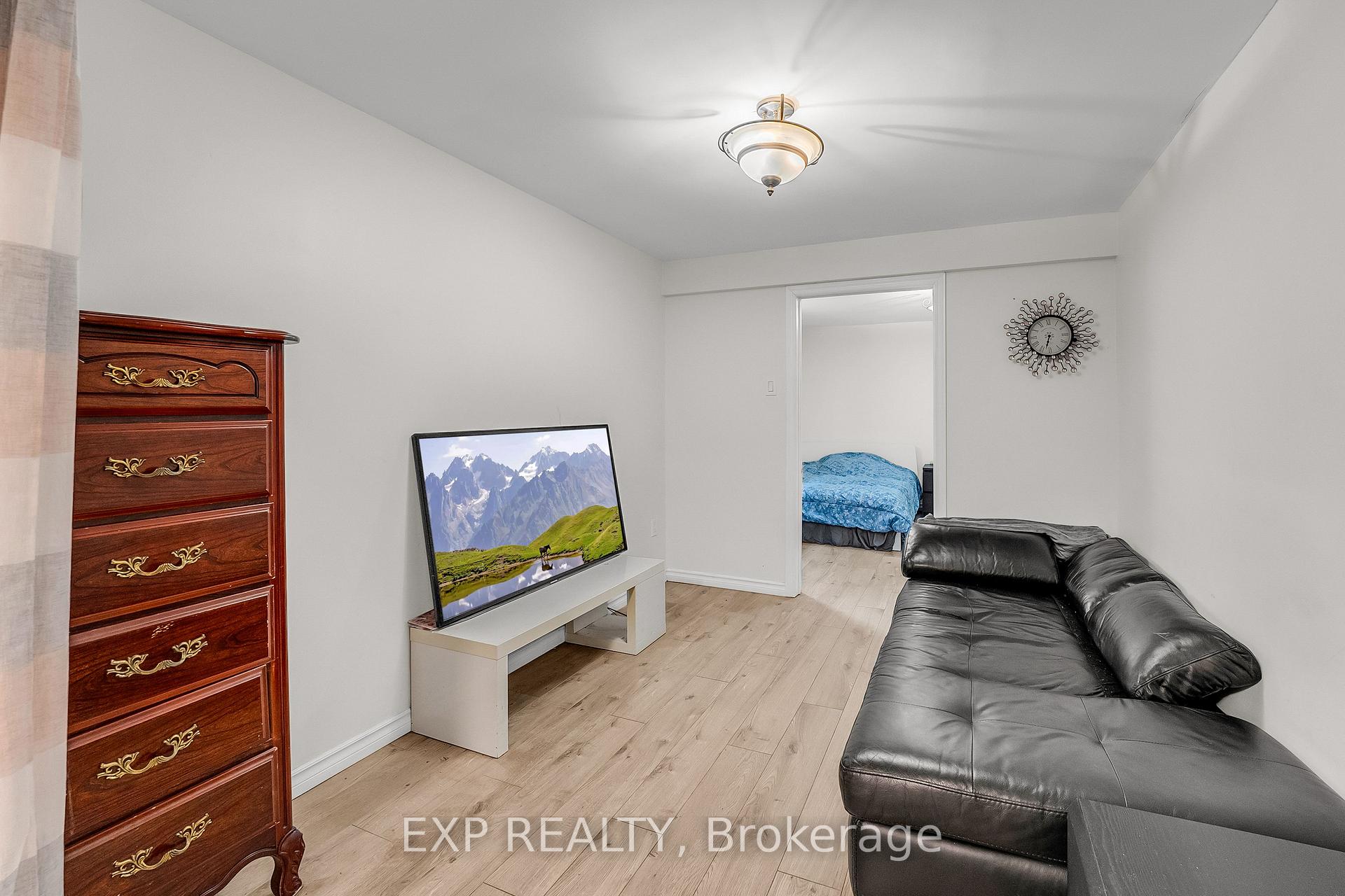 Photo 33 of 168 Chancellor Drive, Vaughan, East Woodbridge — HOMEH