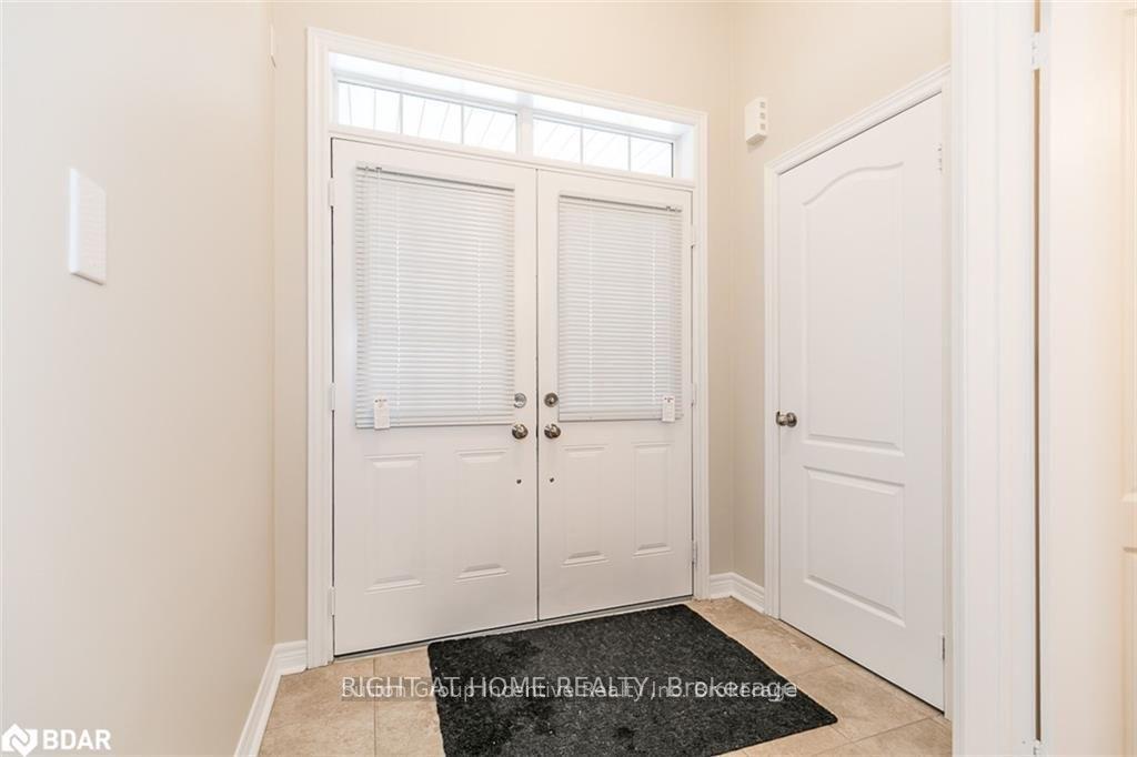 Photo 2 of 98 Pearcey Crescent, Barrie, West Bayfield — HOMEH