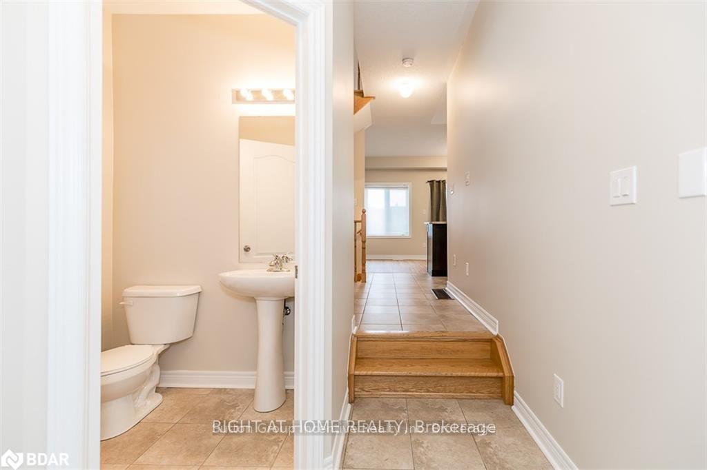 Photo 14 of 98 Pearcey Crescent, Barrie, West Bayfield — HOMEH