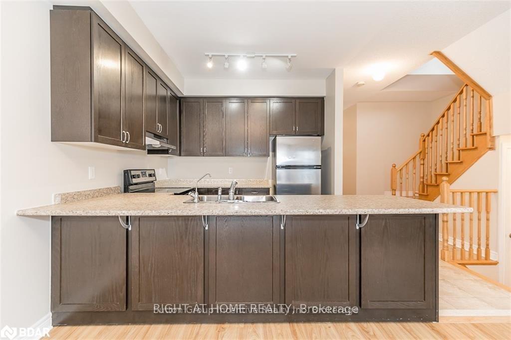 Photo 7 of 98 Pearcey Crescent, Barrie, West Bayfield — HOMEH