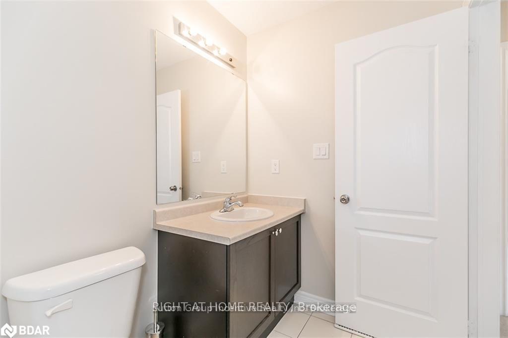 Photo 18 of 98 Pearcey Crescent, Barrie, West Bayfield — HOMEH