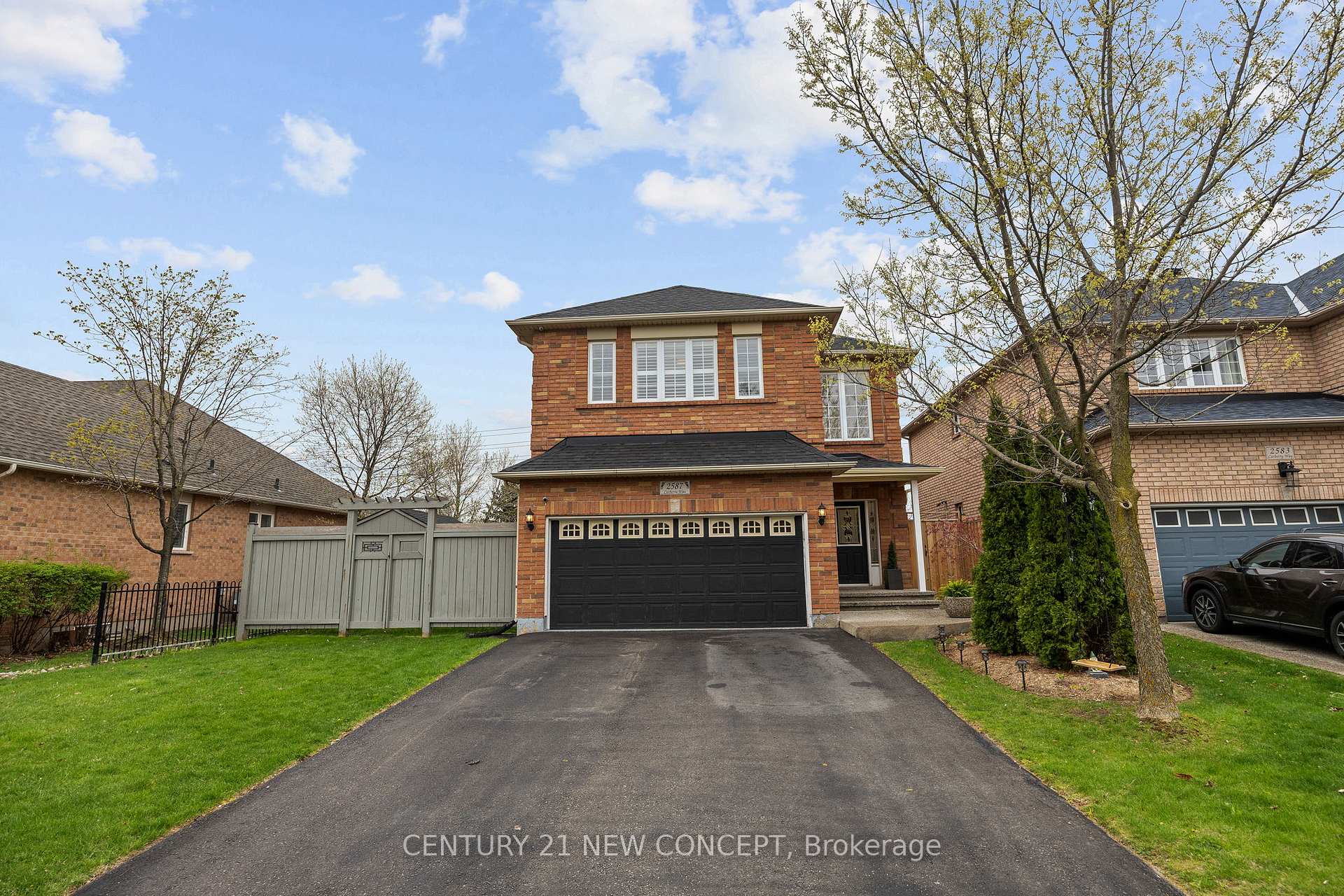 Front of 2587 Carberry Way