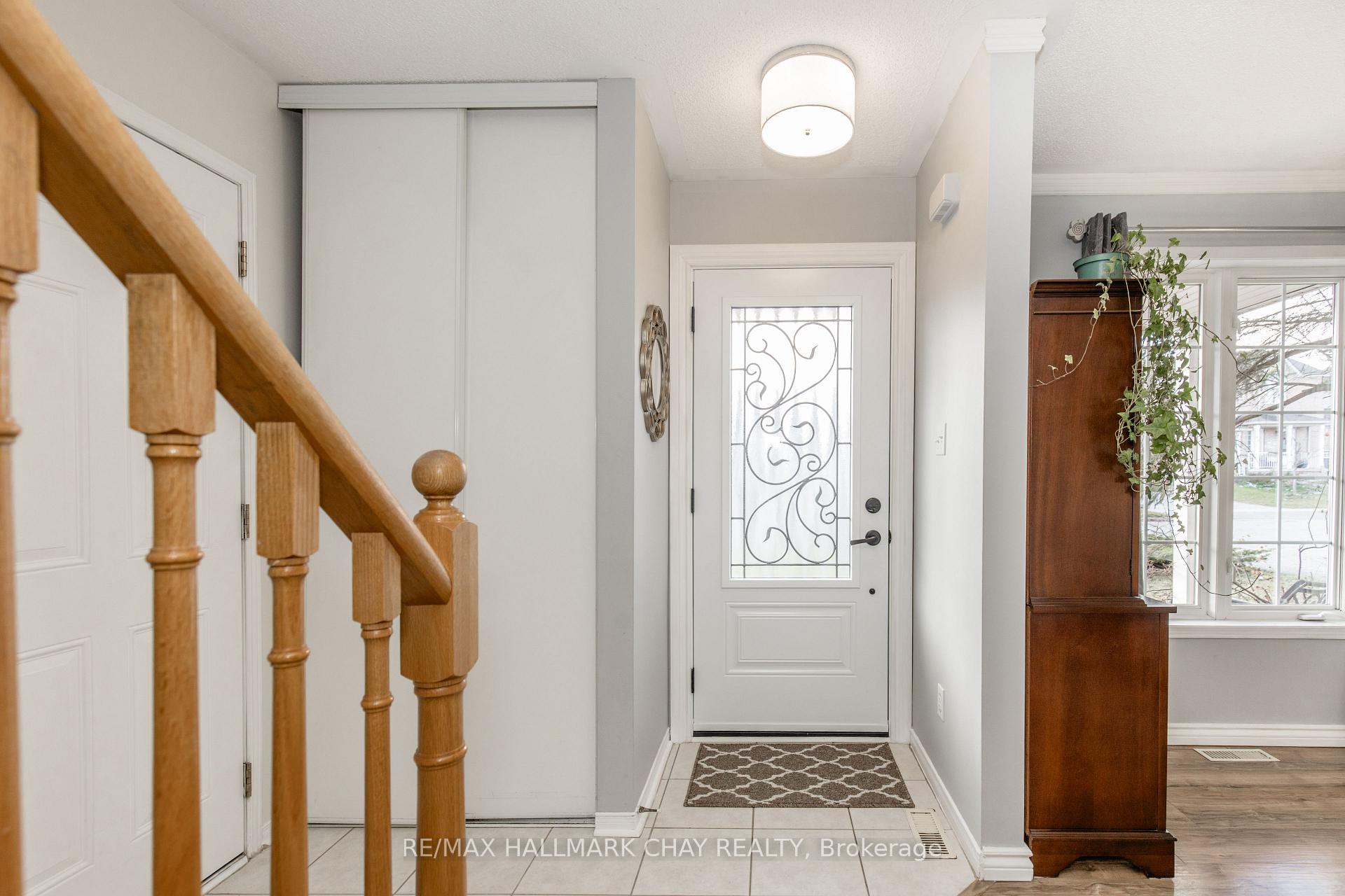 Photo 10 of 86 Trevino Circle, Barrie, East Bayfield — HOMEH