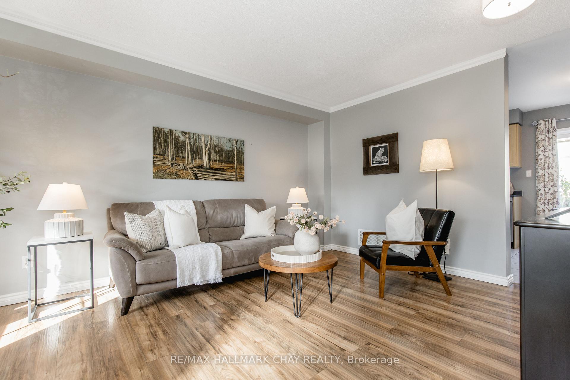 Photo 2 of 86 Trevino Circle, Barrie, East Bayfield — HOMEH