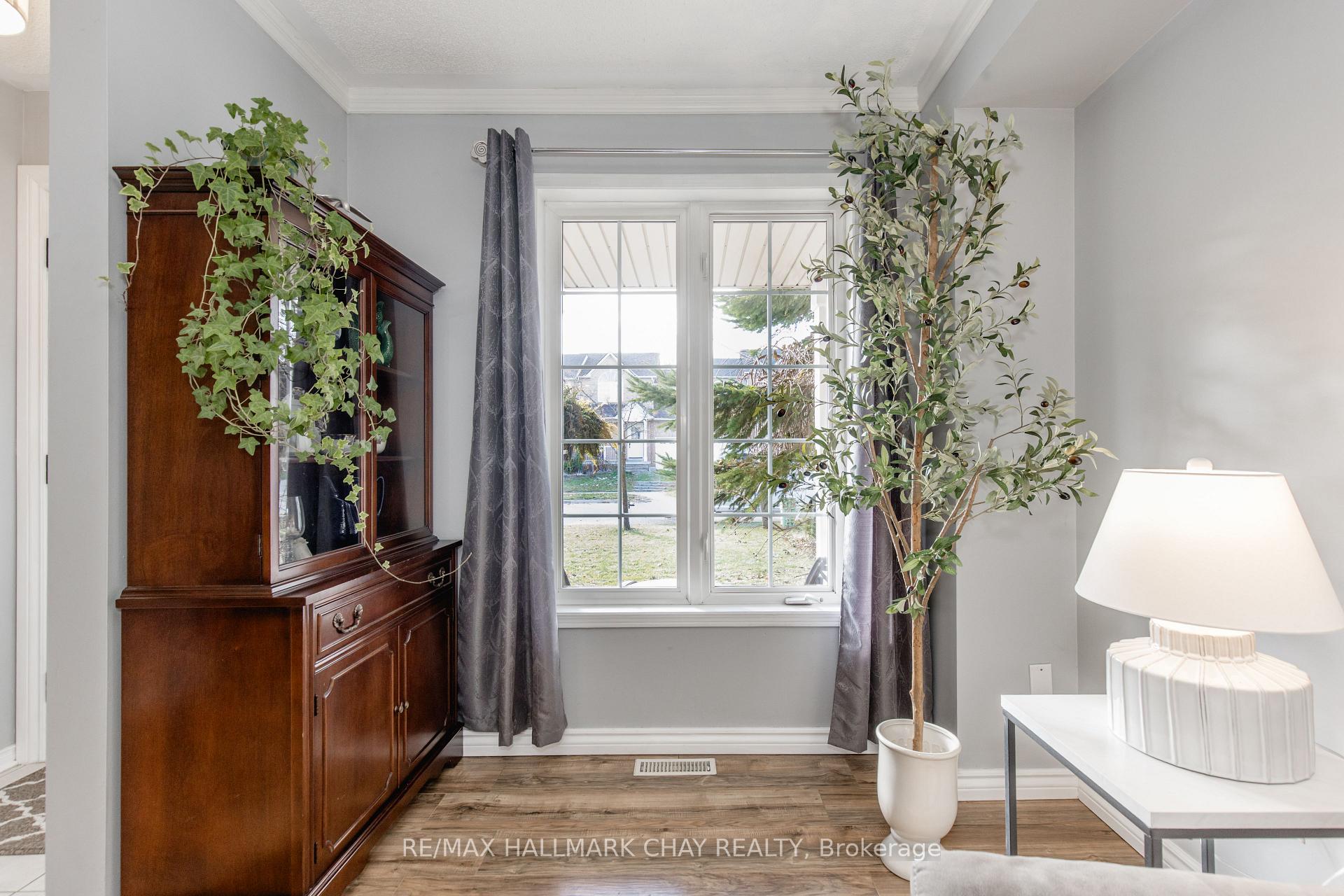 Photo 8 of 86 Trevino Circle, Barrie, East Bayfield — HOMEH