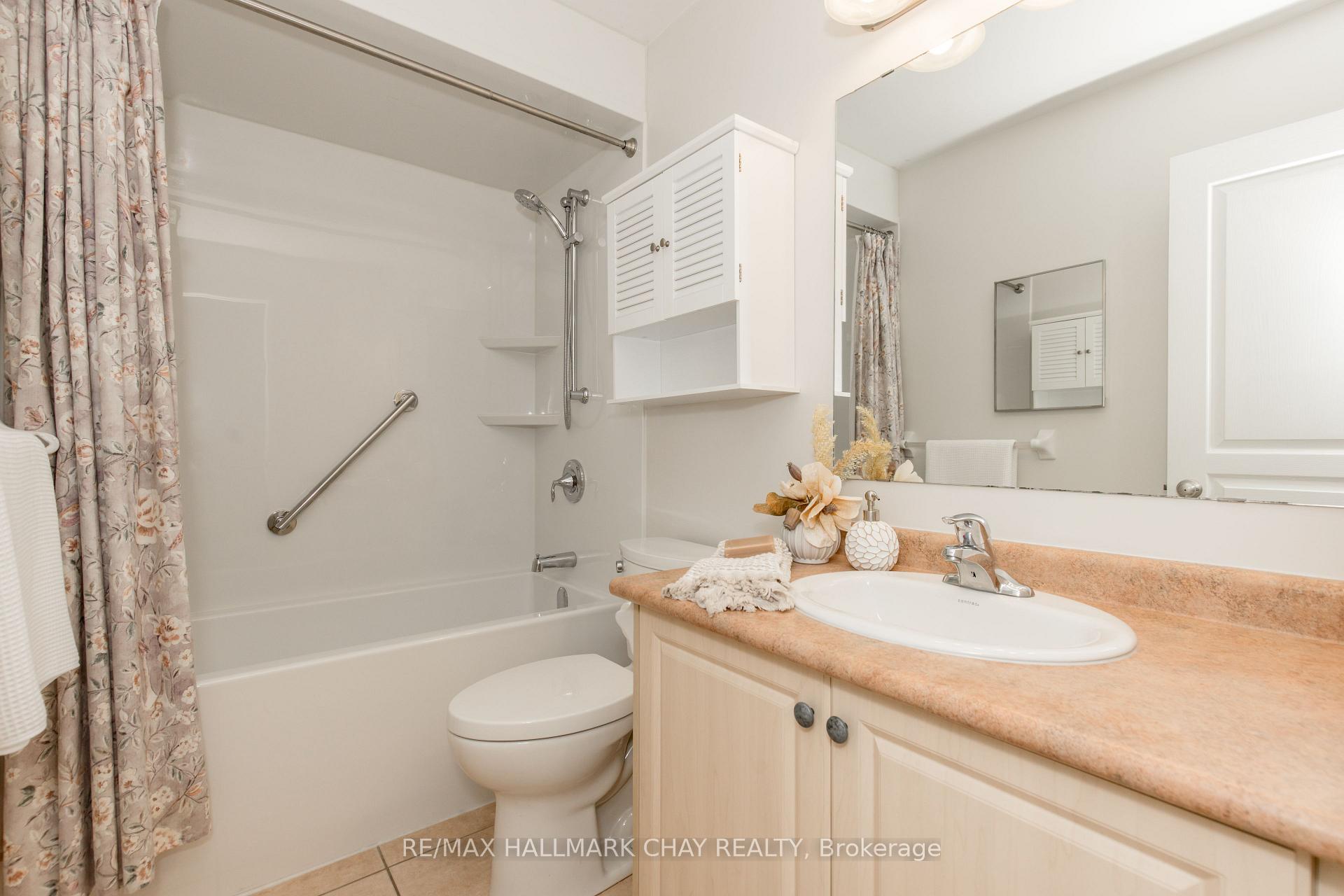 Photo 12 of 86 Trevino Circle, Barrie, East Bayfield — HOMEH