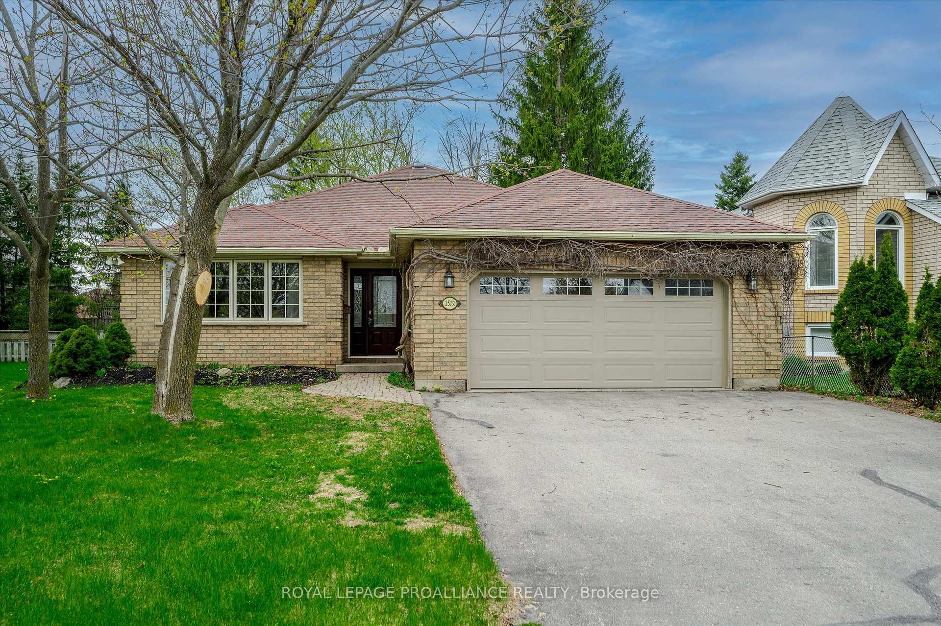 Photo 1 of 1512 Glenforest Crescent, Peterborough, Monaghan Ward 2 — HOMEH