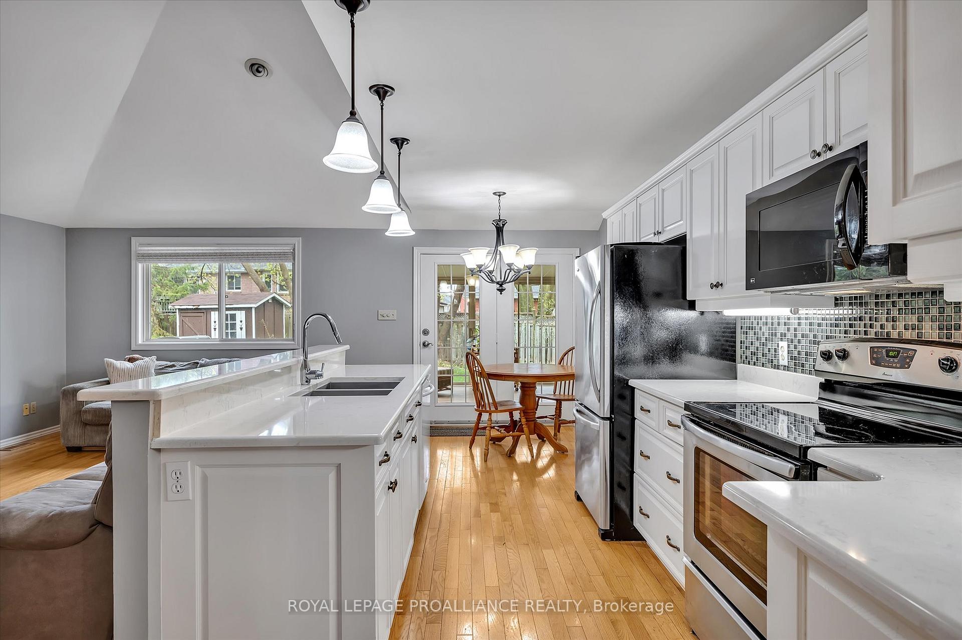 Photo 7 of 1512 Glenforest Crescent, Peterborough, Monaghan Ward 2 — HOMEH