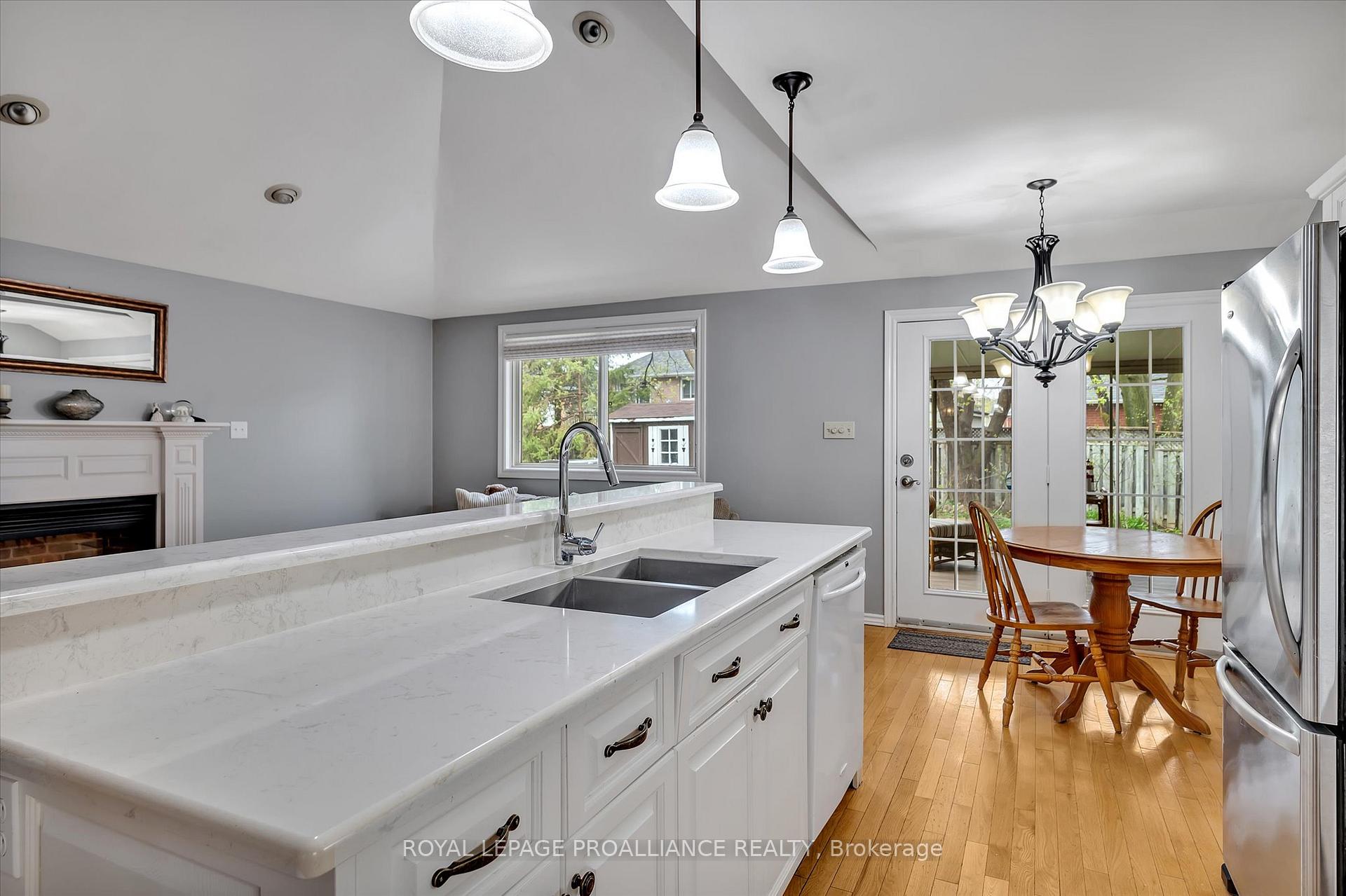 Photo 9 of 1512 Glenforest Crescent, Peterborough, Monaghan Ward 2 — HOMEH