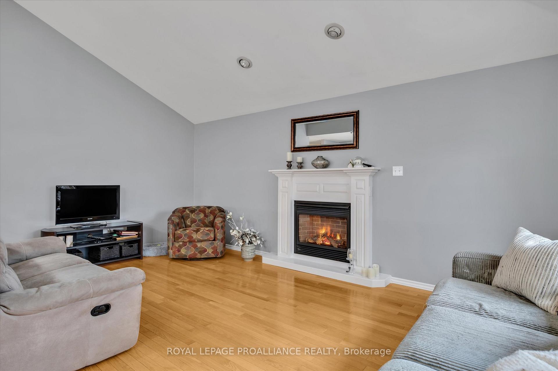 Photo 22 of 1512 Glenforest Crescent, Peterborough, Monaghan Ward 2 — HOMEH