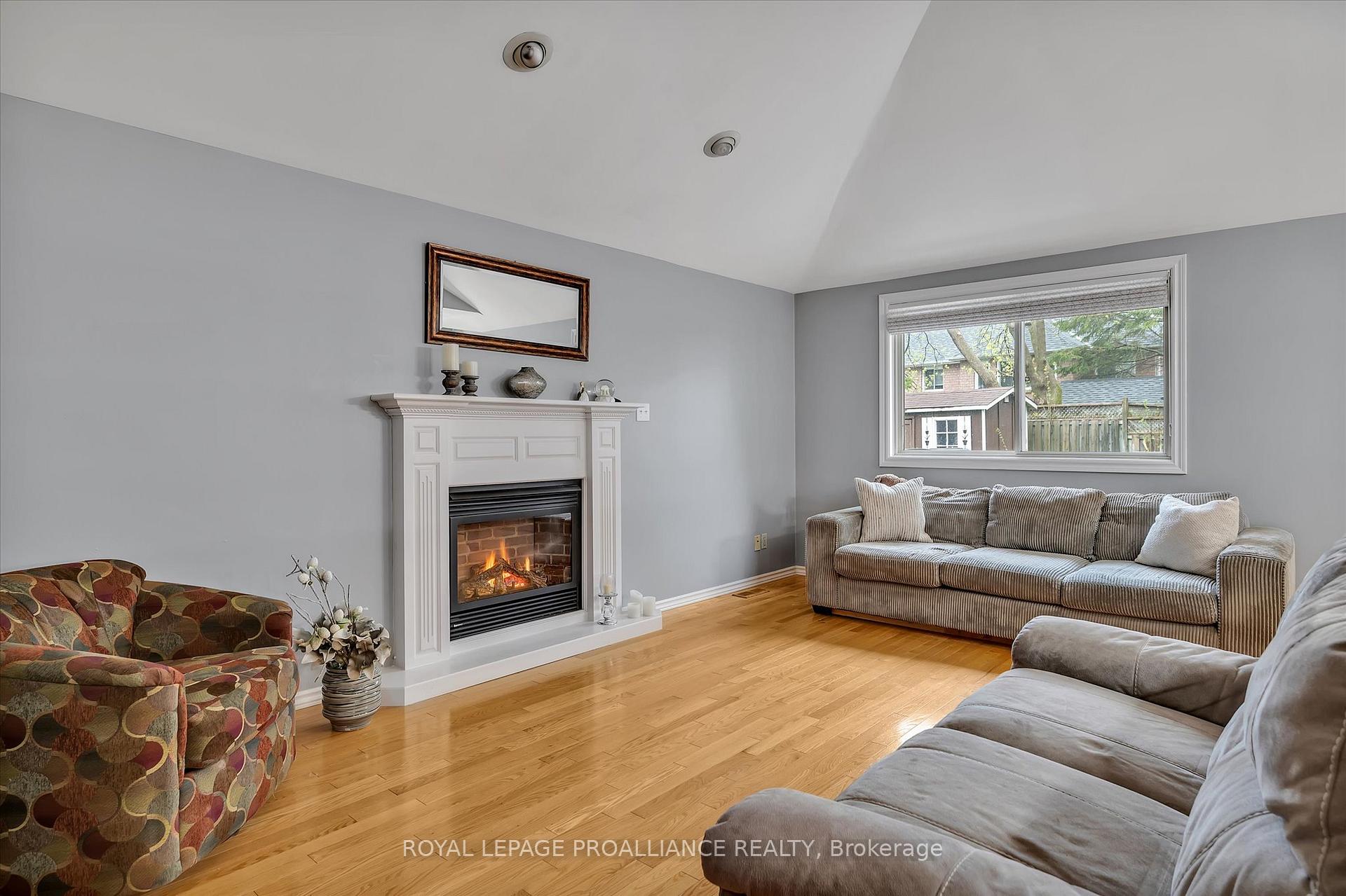 Photo 23 of 1512 Glenforest Crescent, Peterborough, Monaghan Ward 2 — HOMEH