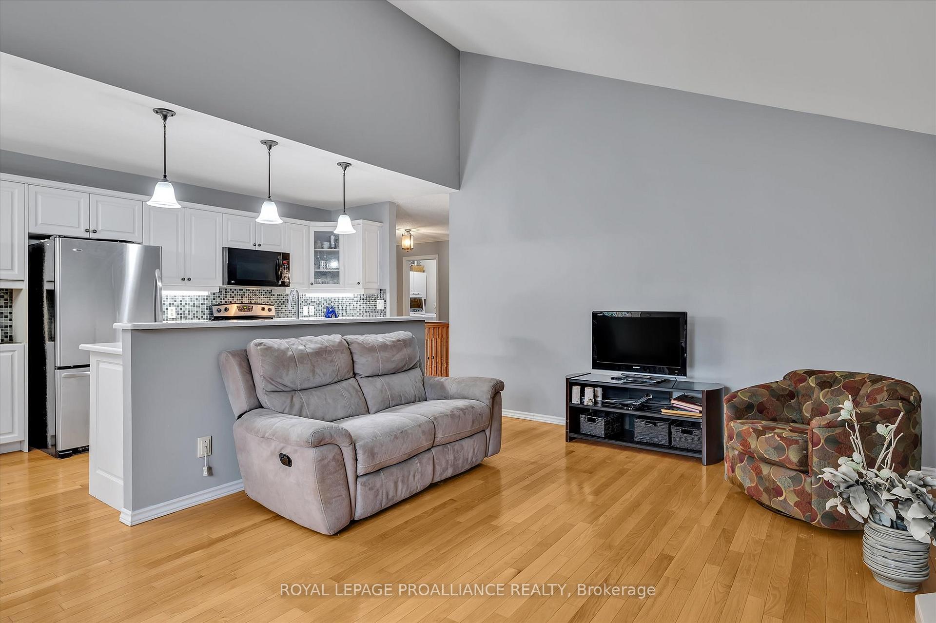 Photo 25 of 1512 Glenforest Crescent, Peterborough, Monaghan Ward 2 — HOMEH