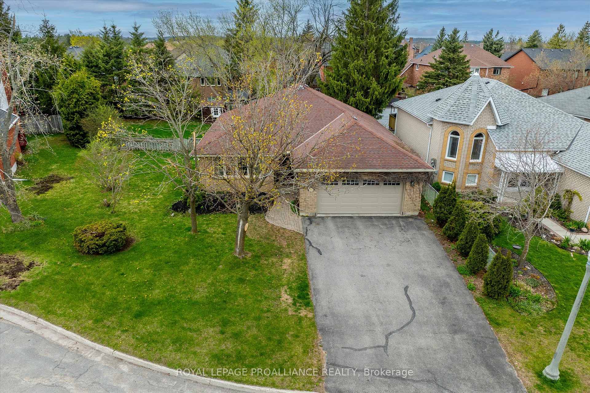 Photo 38 of 1512 Glenforest Crescent, Peterborough, Monaghan Ward 2 — HOMEH