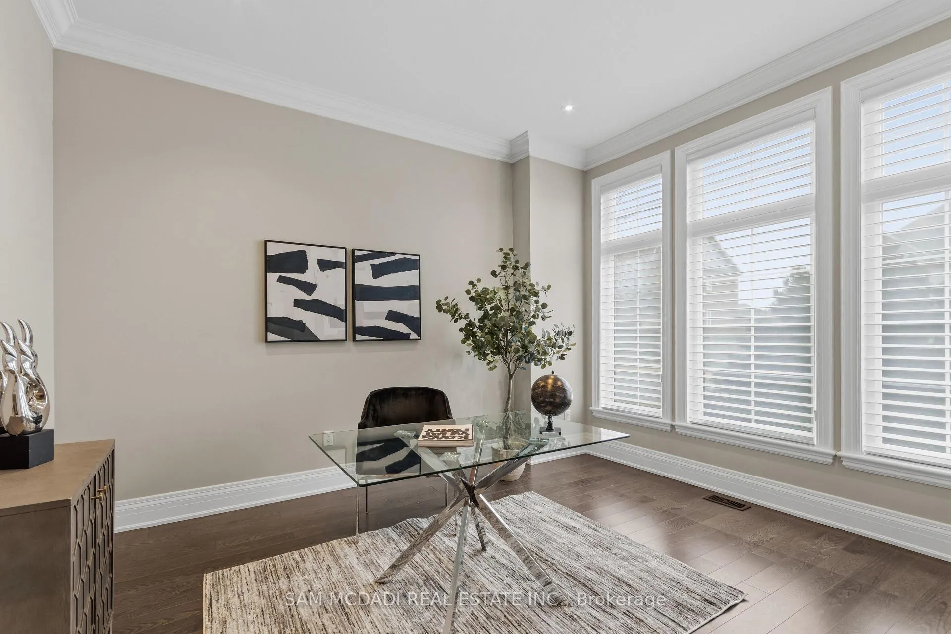 Photo 5 of 92 Heintzman Crescent, Vaughan, Patterson — HOMEH