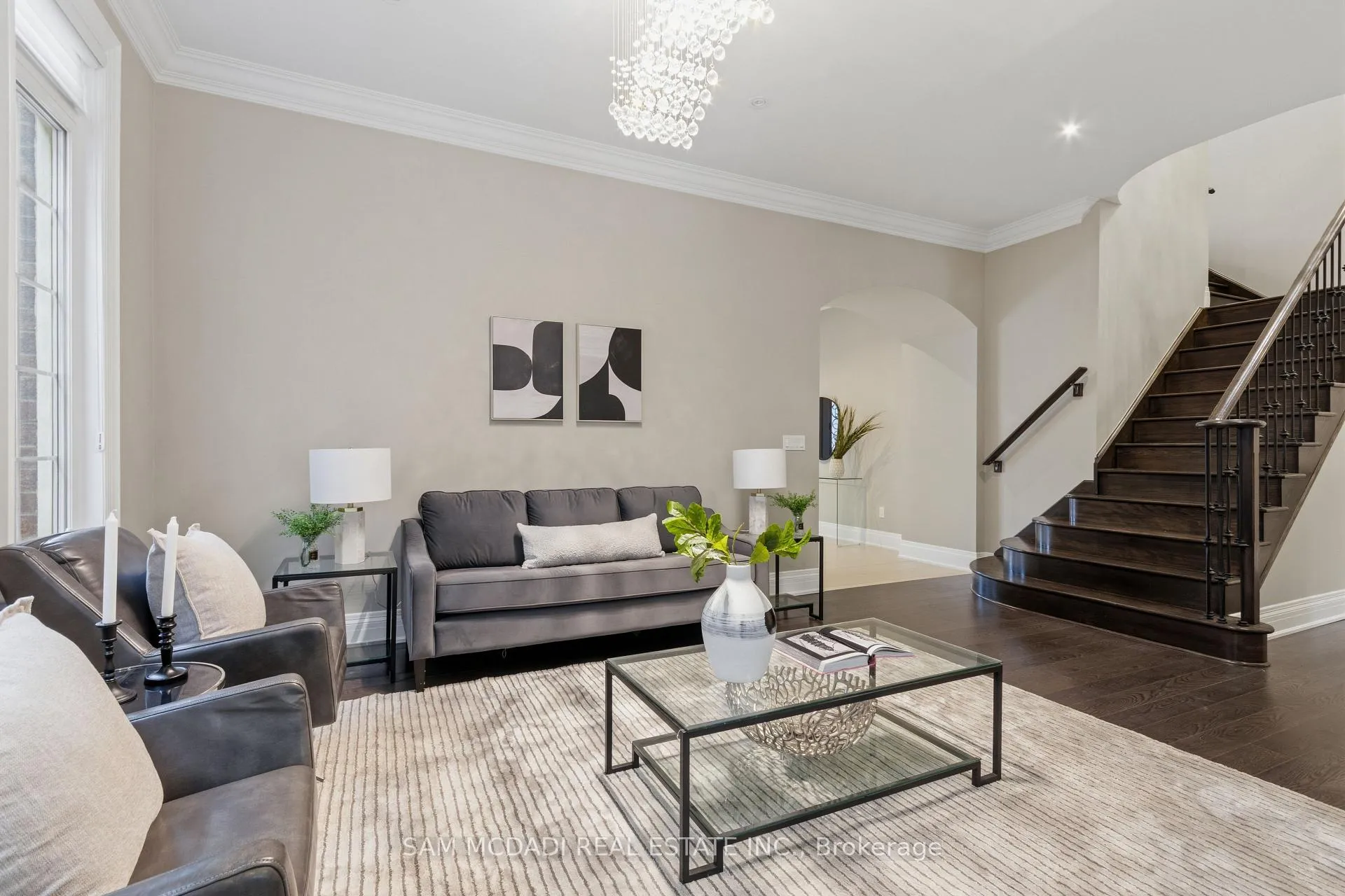 Photo 9 of 92 Heintzman Crescent, Vaughan, Patterson — HOMEH
