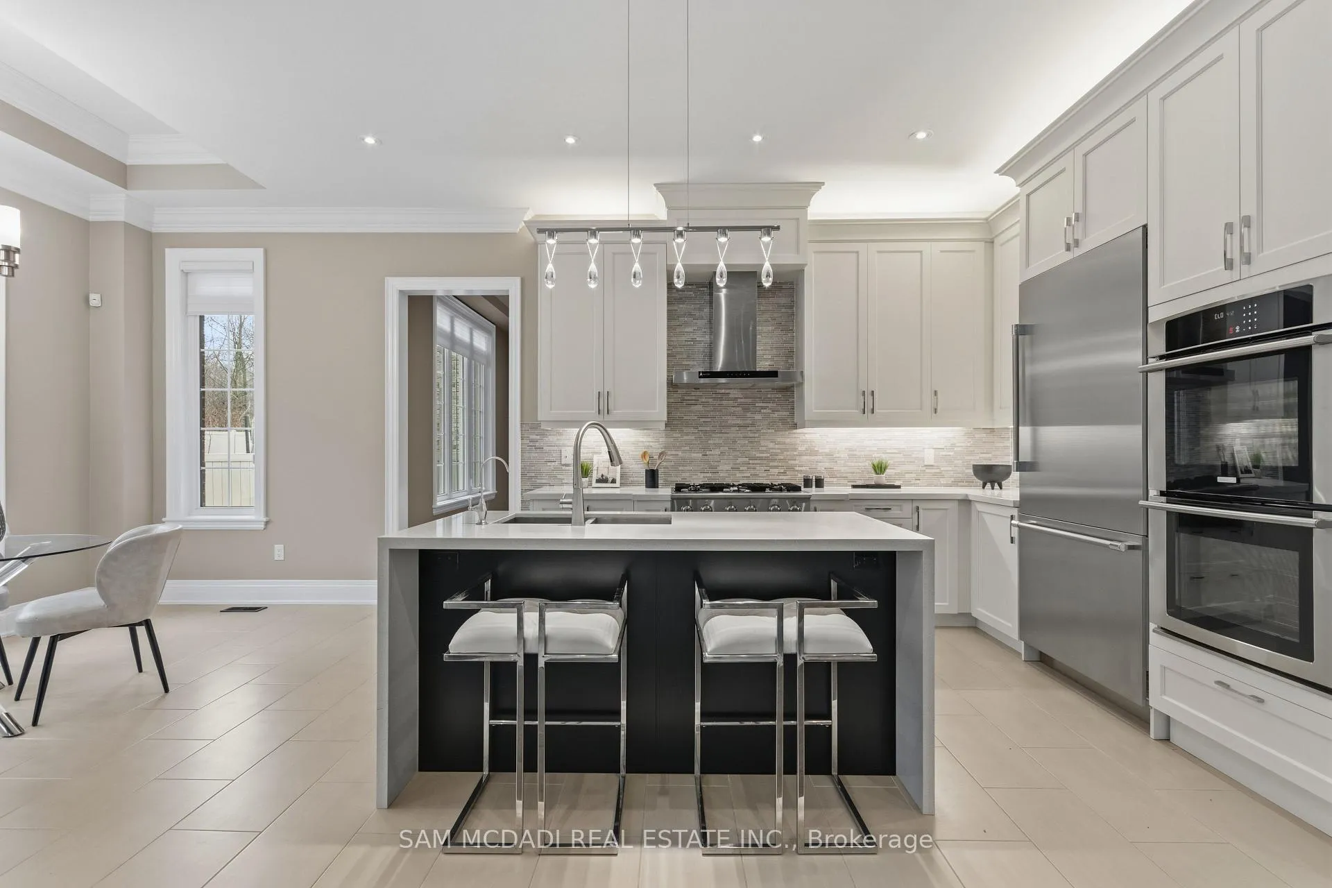 Photo 13 of 92 Heintzman Crescent, Vaughan, Patterson — HOMEH