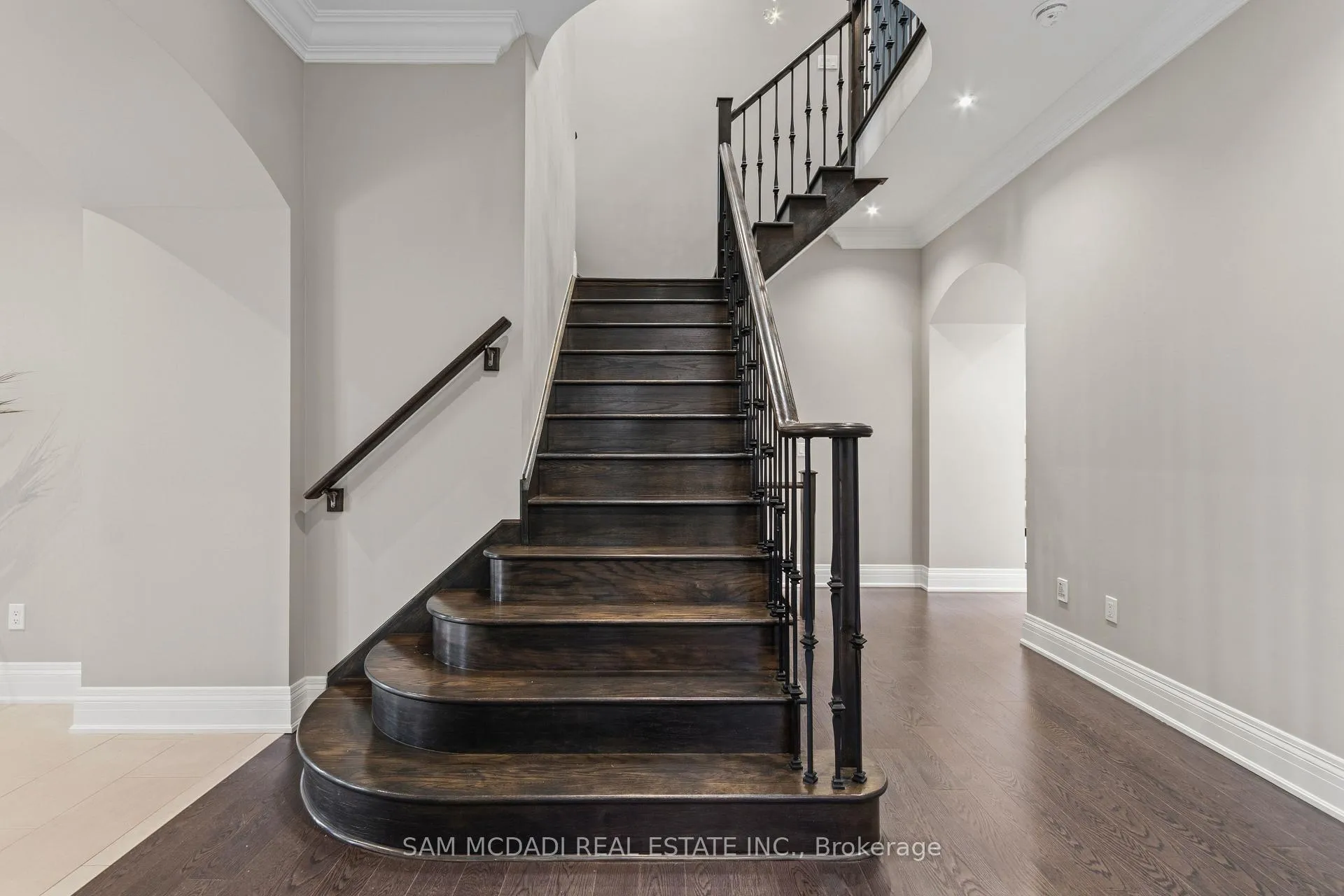 Photo 21 of 92 Heintzman Crescent, Vaughan, Patterson — HOMEH