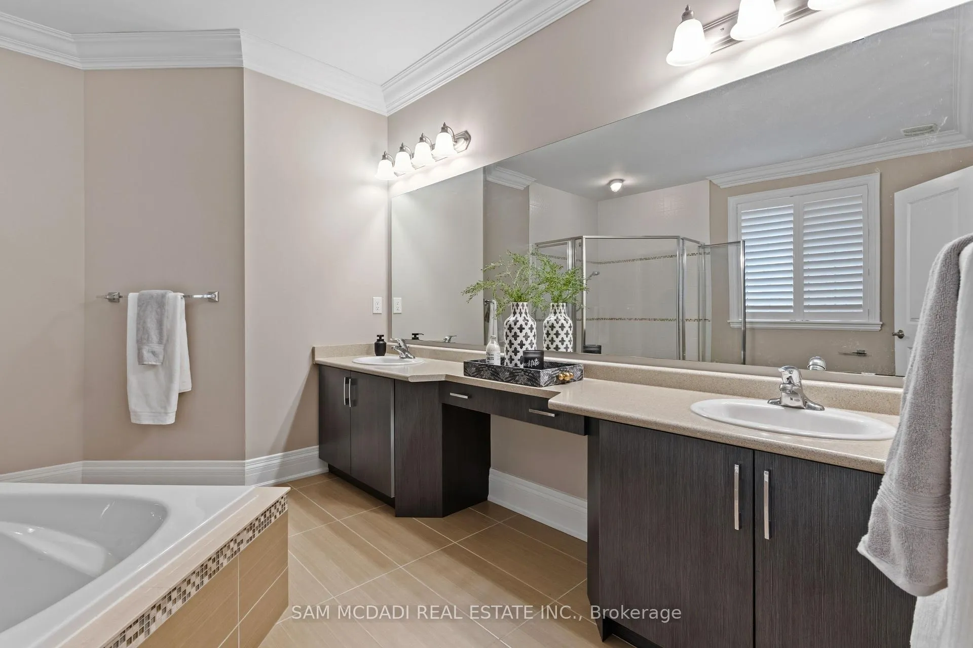 Photo 29 of 92 Heintzman Crescent, Vaughan, Patterson — HOMEH