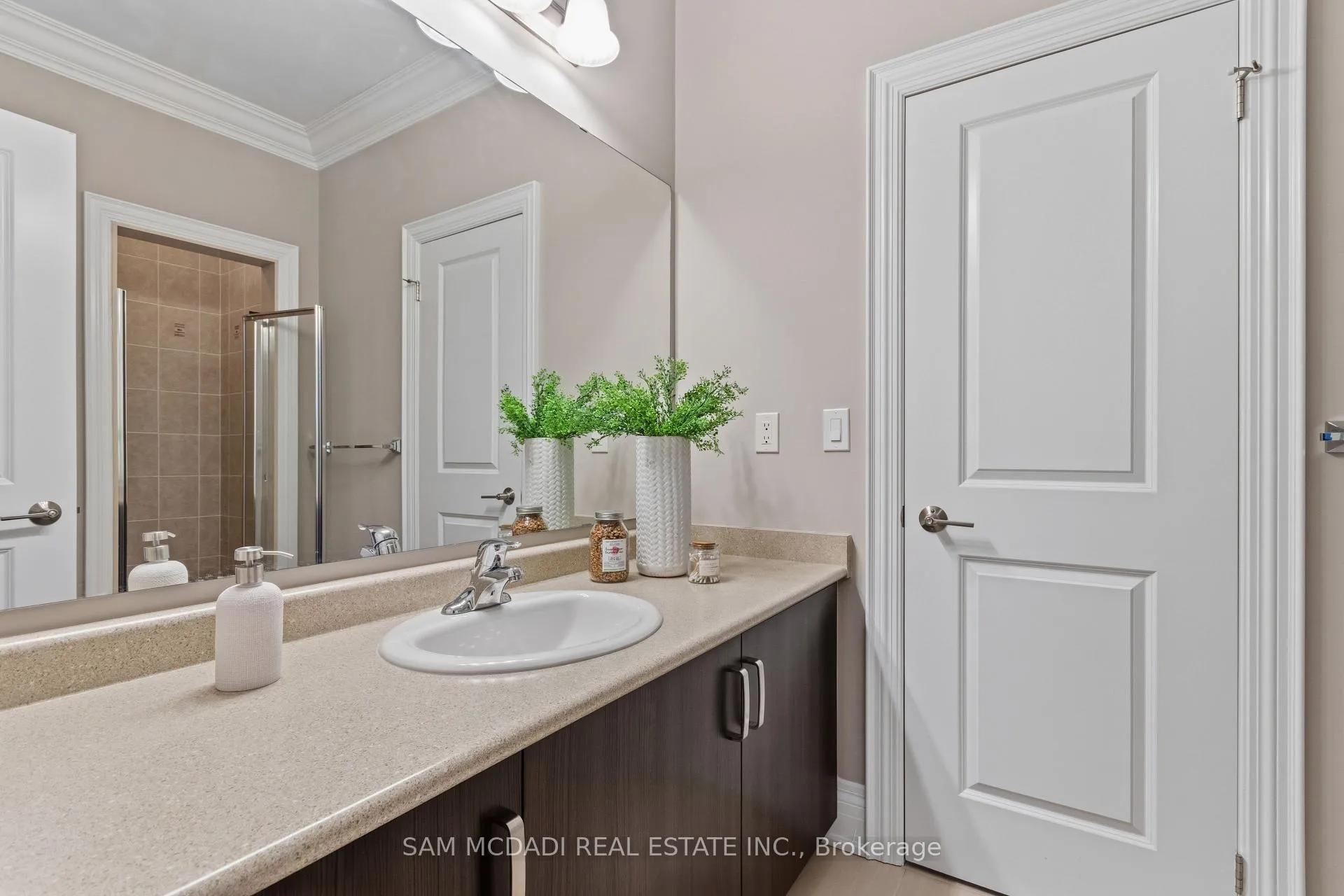 Photo 37 of 92 Heintzman Crescent, Vaughan, Patterson — HOMEH