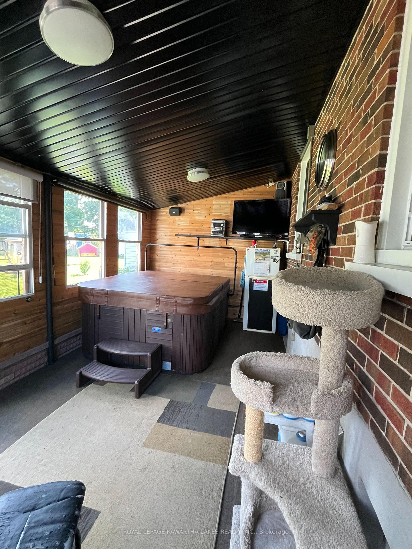 Photo 3 of 463 Arndon Avenue, Peterborough, Otonabee Ward 1 — HOMEH
