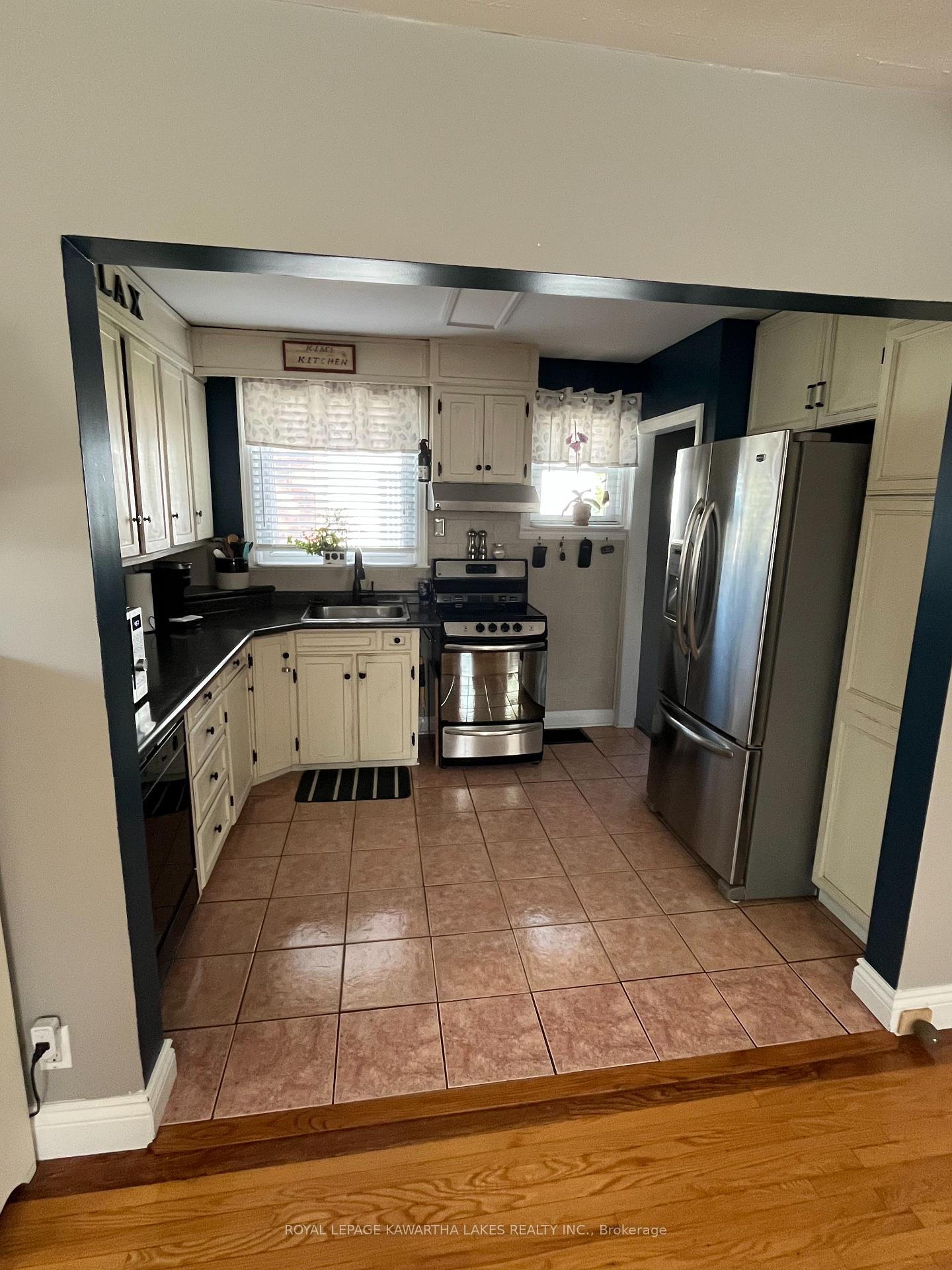 Photo 15 of 463 Arndon Avenue, Peterborough, Otonabee Ward 1 — HOMEH