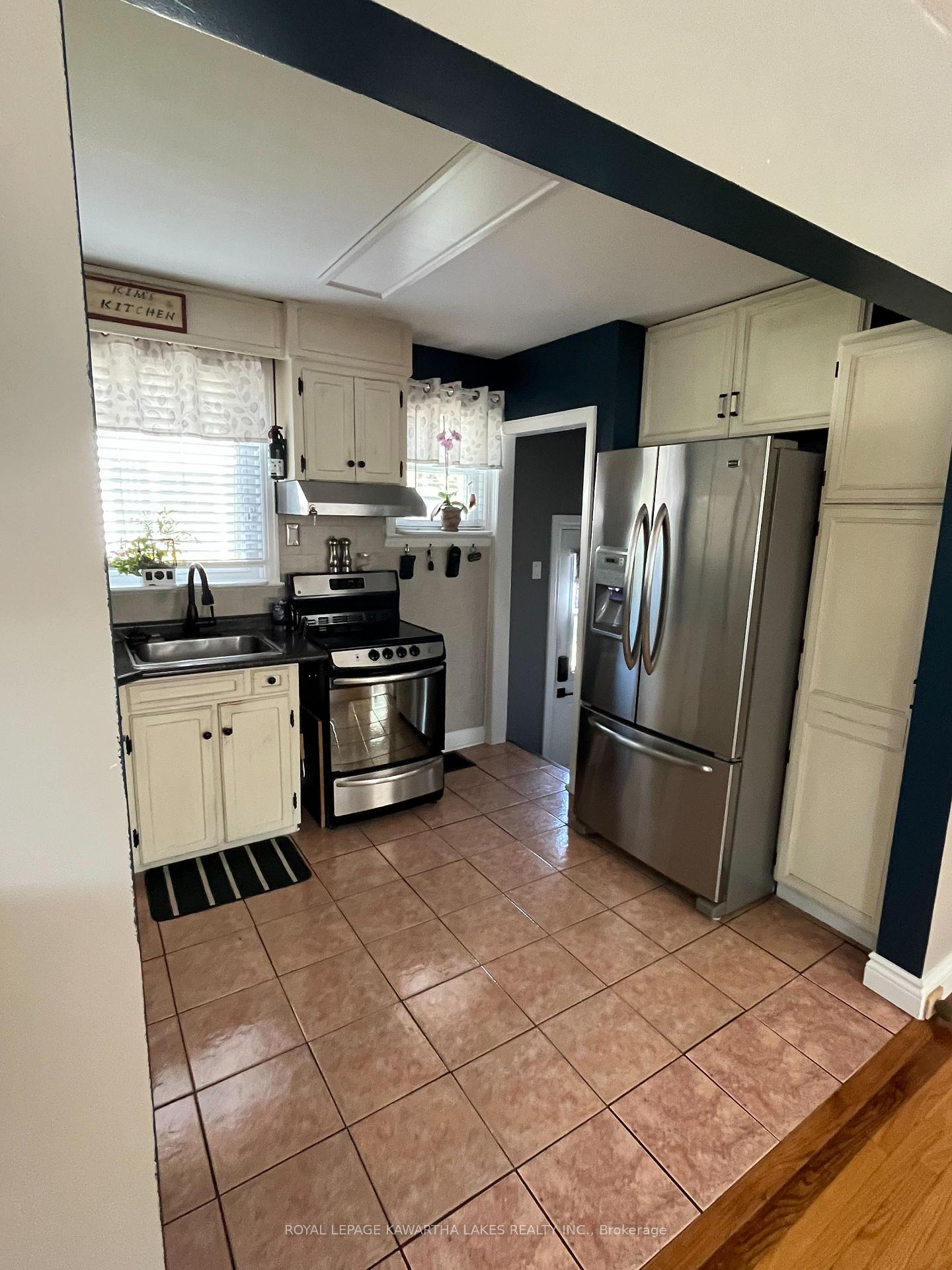 Photo 16 of 463 Arndon Avenue, Peterborough, Otonabee Ward 1 — HOMEH