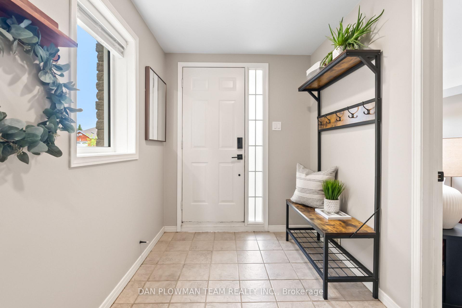 Photo 4 of 1186 Baker Street, Peterborough, Northcrest Ward 5 — HOMEH