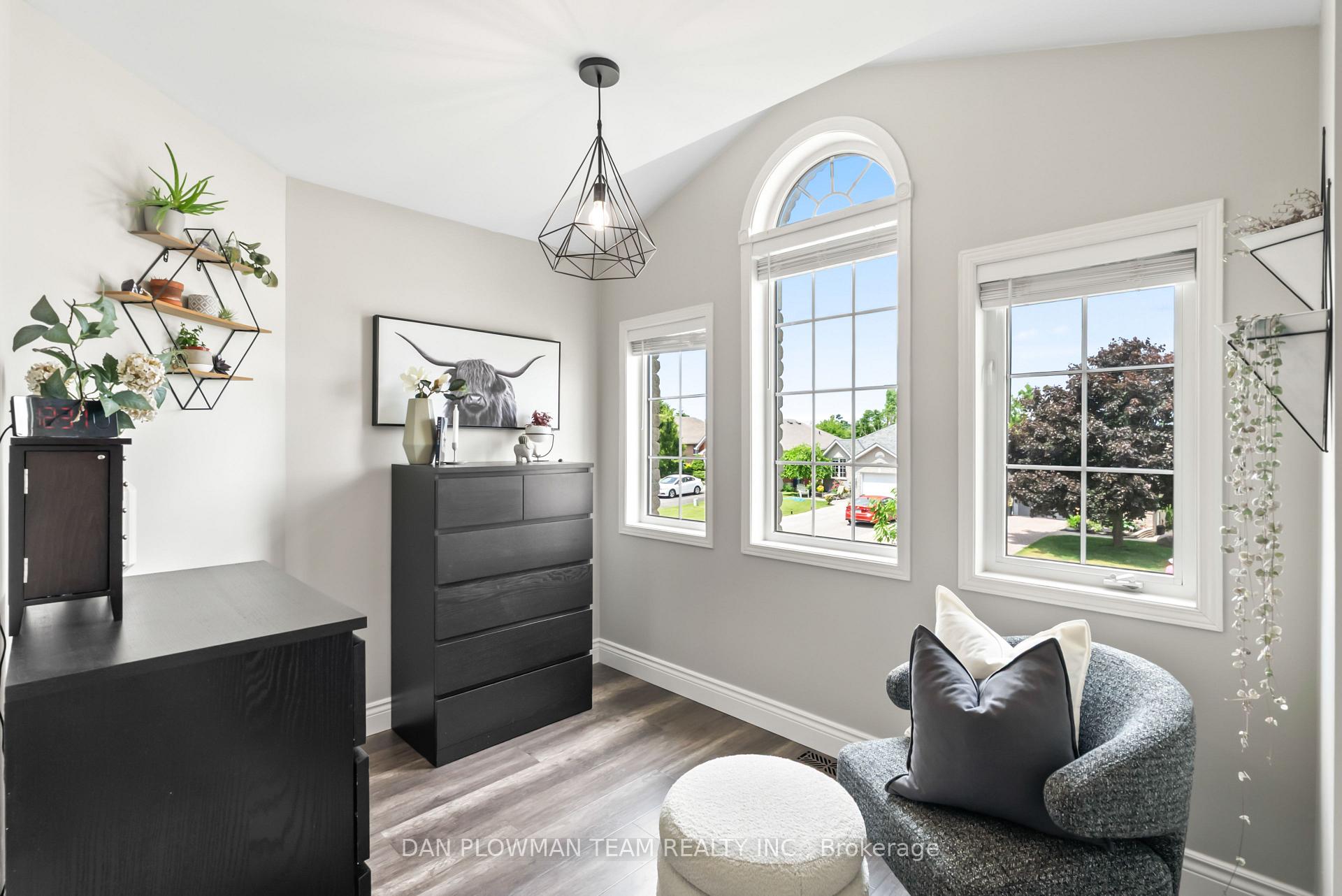 Photo 17 of 1186 Baker Street, Peterborough, Northcrest Ward 5 — HOMEH